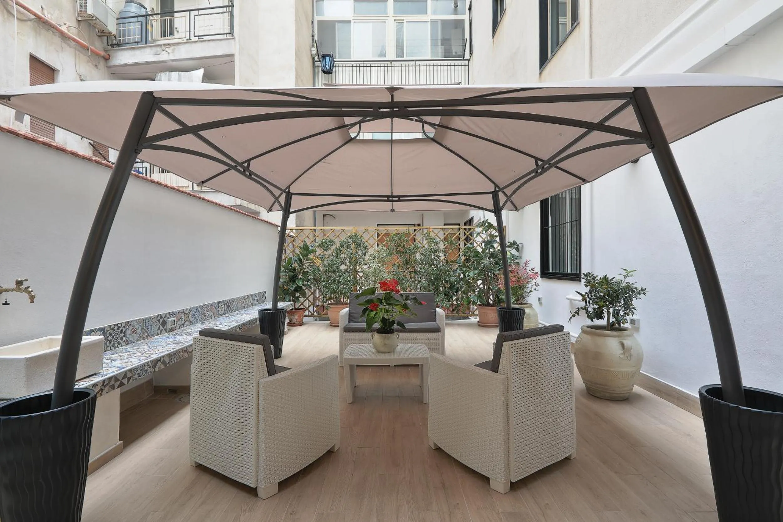Balcony/Terrace in Meridiana B&B