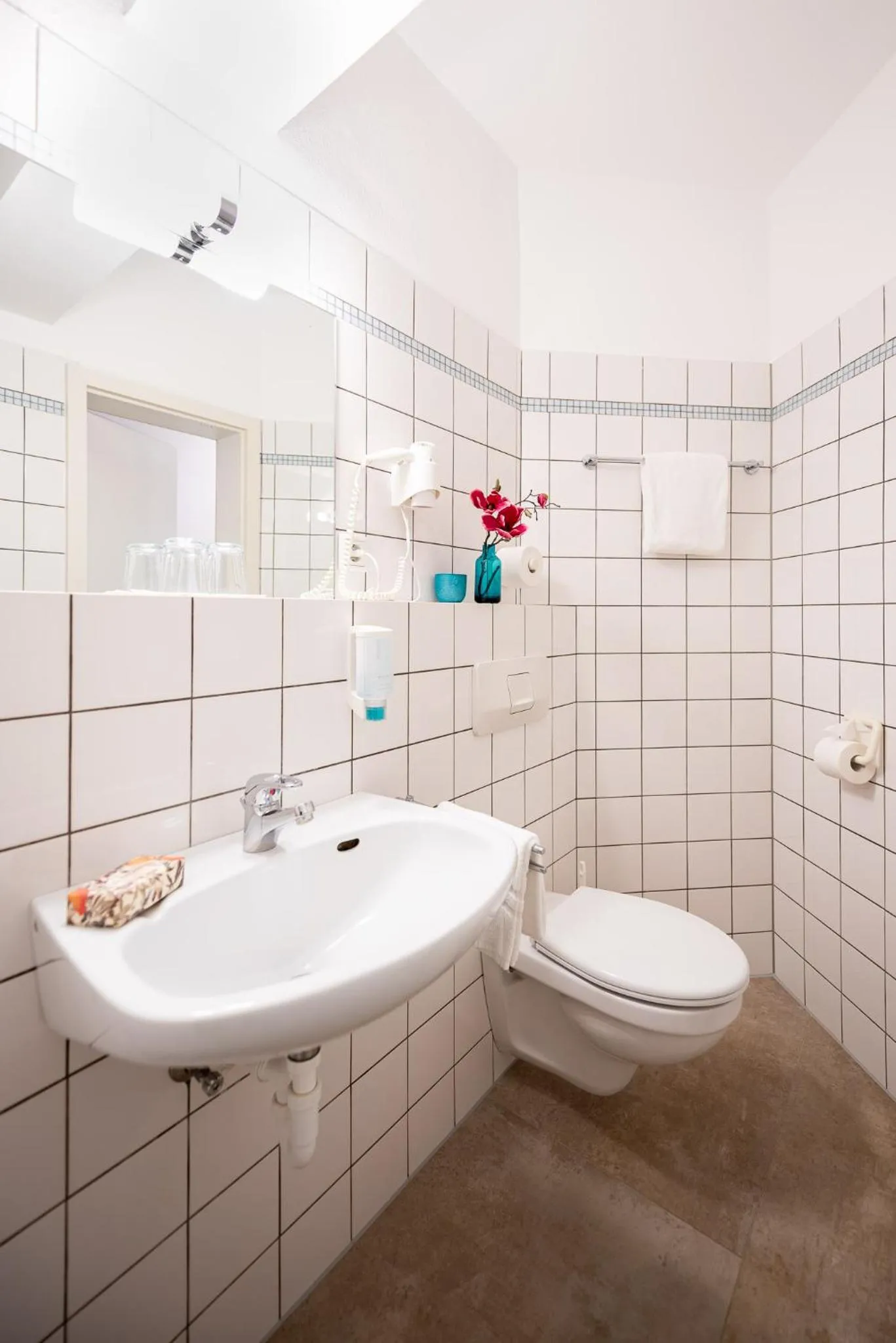 Bathroom in Hotel Nibelungen Hof