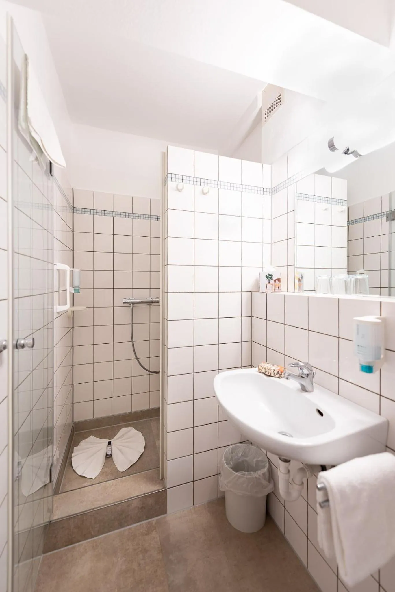 Bathroom in Hotel Nibelungen Hof