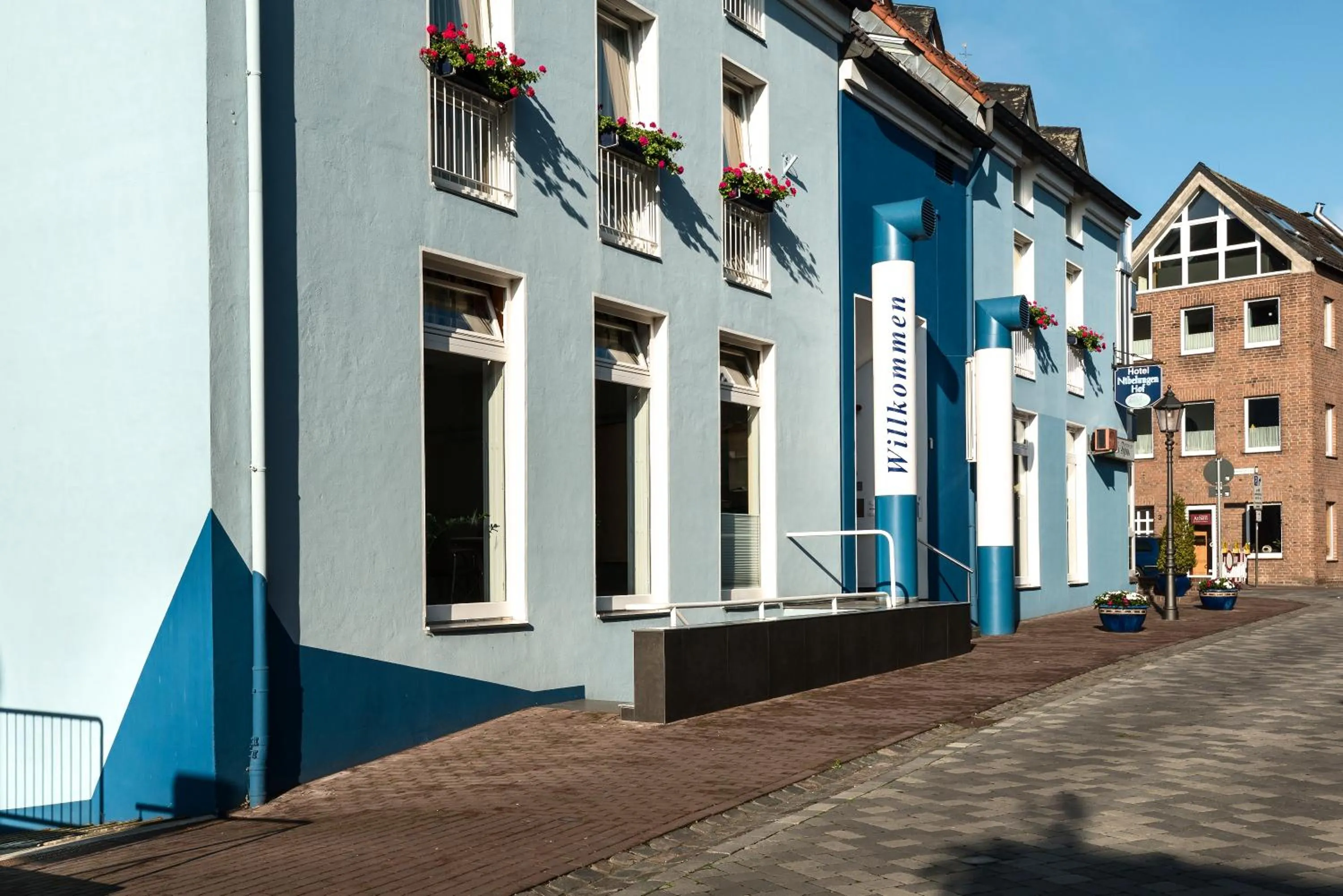 Facade/entrance in Hotel Nibelungen Hof