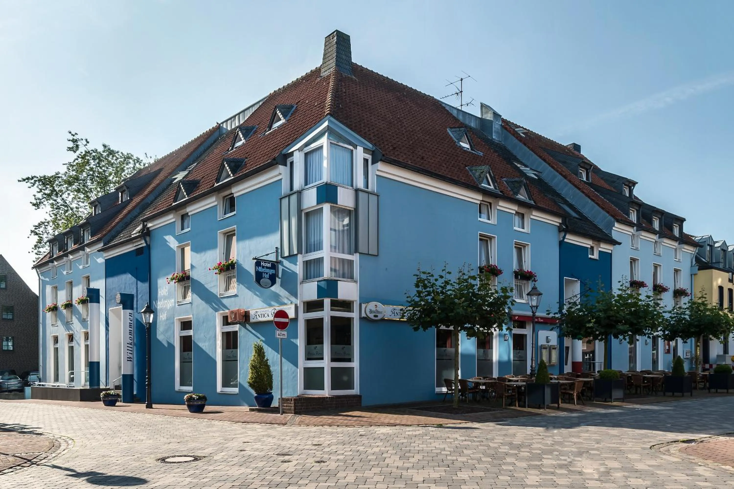Facade/entrance in Hotel Nibelungen Hof