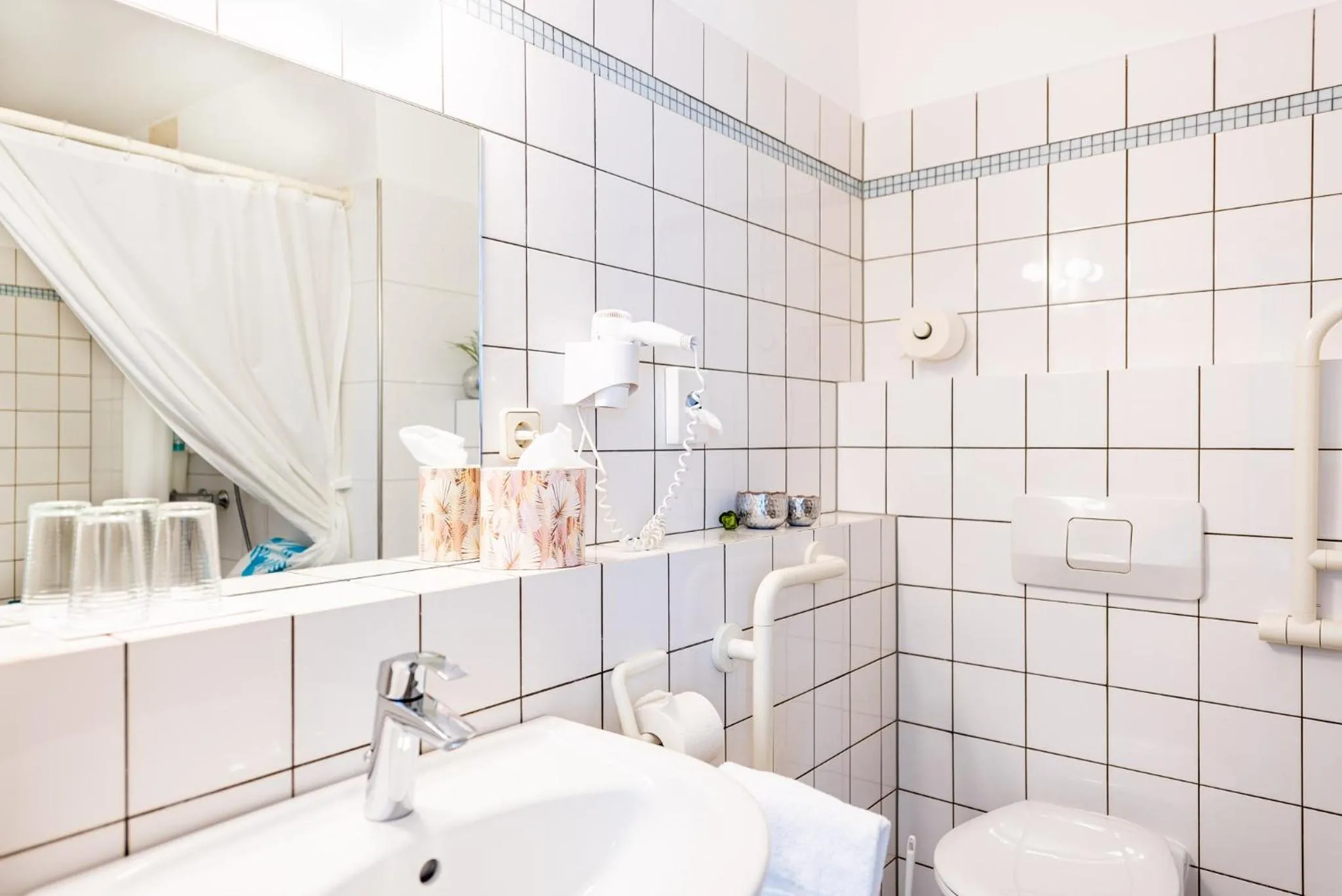Bathroom in Hotel Nibelungen Hof