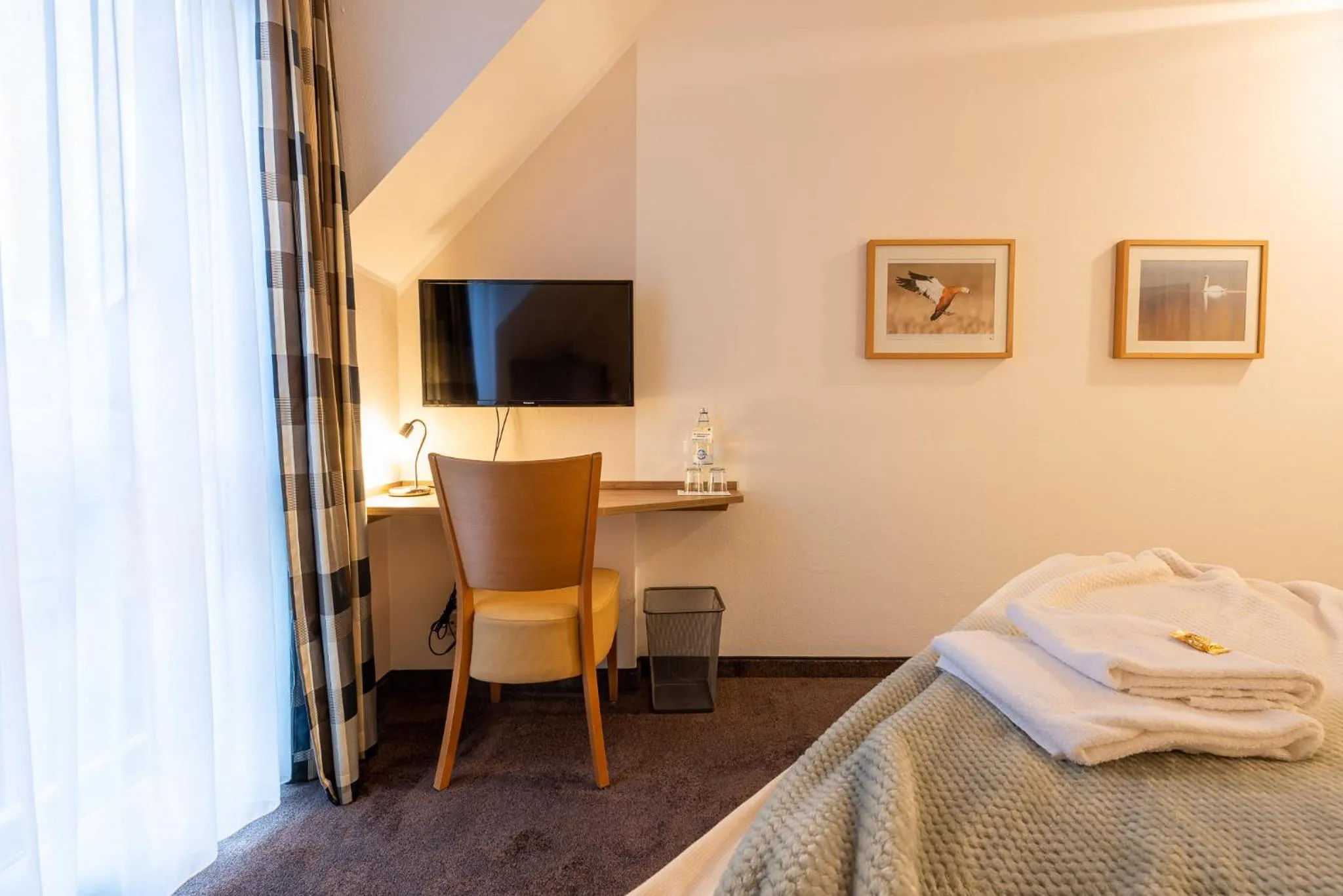 TV and multimedia, Bed in Hotel Nibelungen Hof