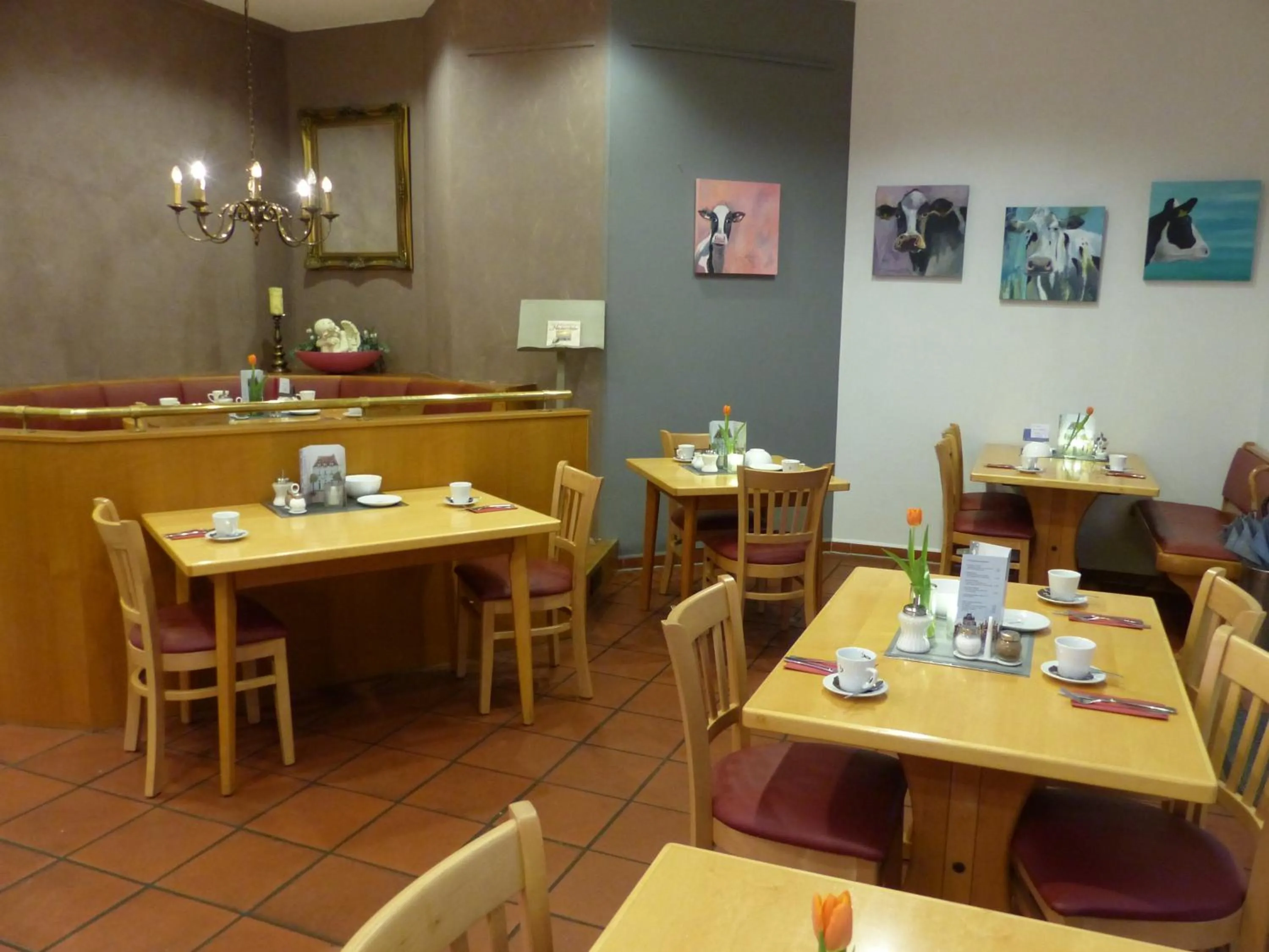 Restaurant/places to eat in Hotel Nibelungen Hof