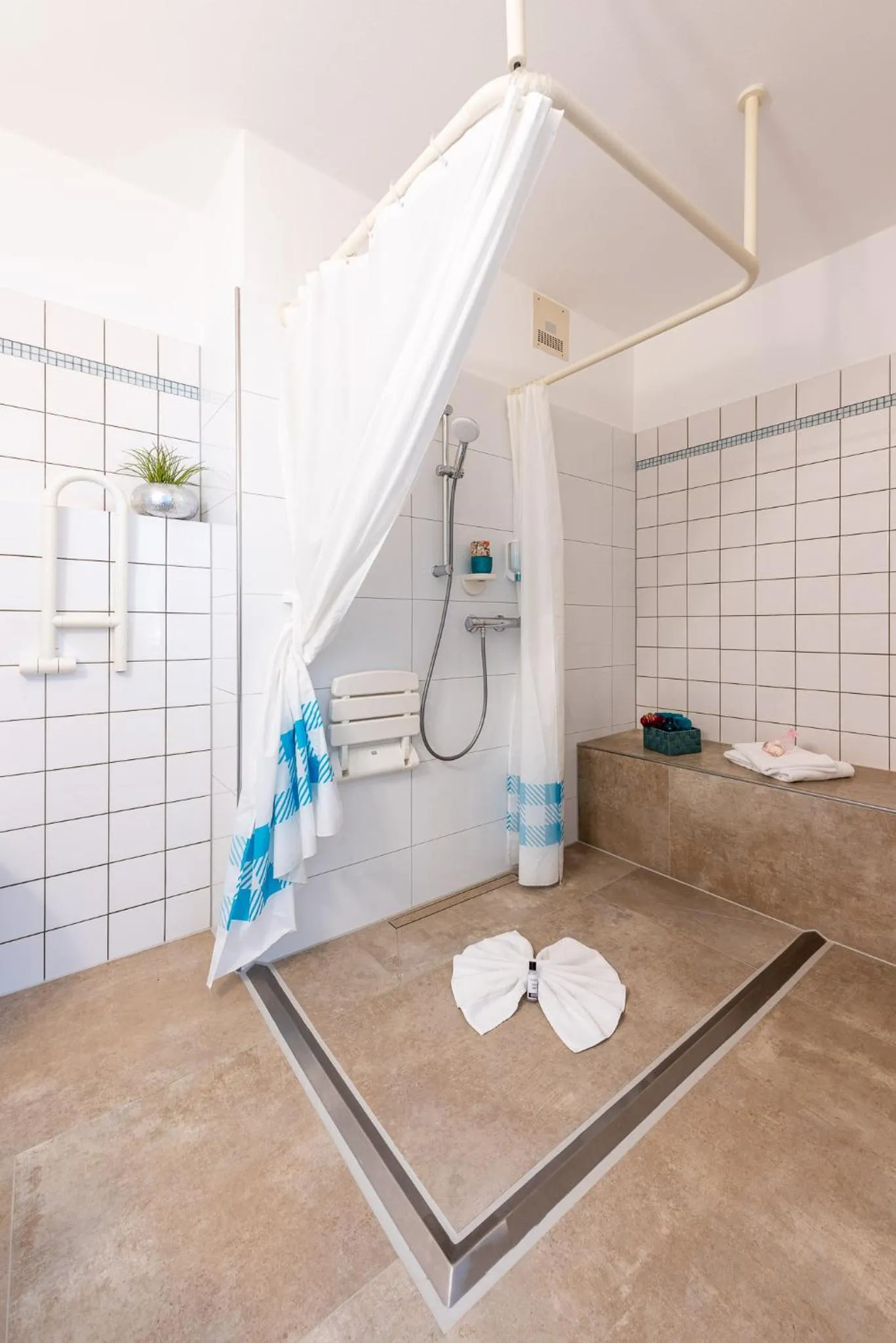 Bathroom in Hotel Nibelungen Hof