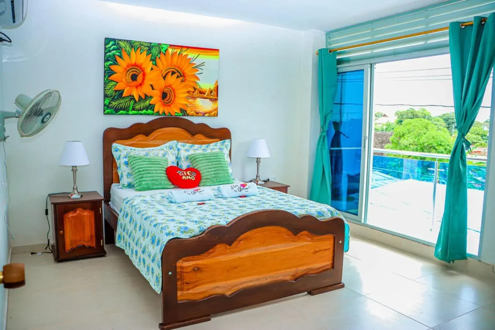 Double Room with Balcony - single occupancy in Hotel Flor Gloria Double Room with Balcony - single occupancy in Hotel Flor Gloria