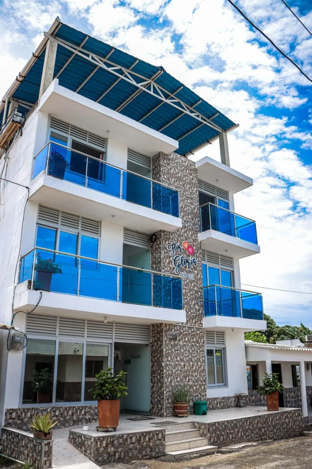 Facade/entrance in Hotel Flor Gloria