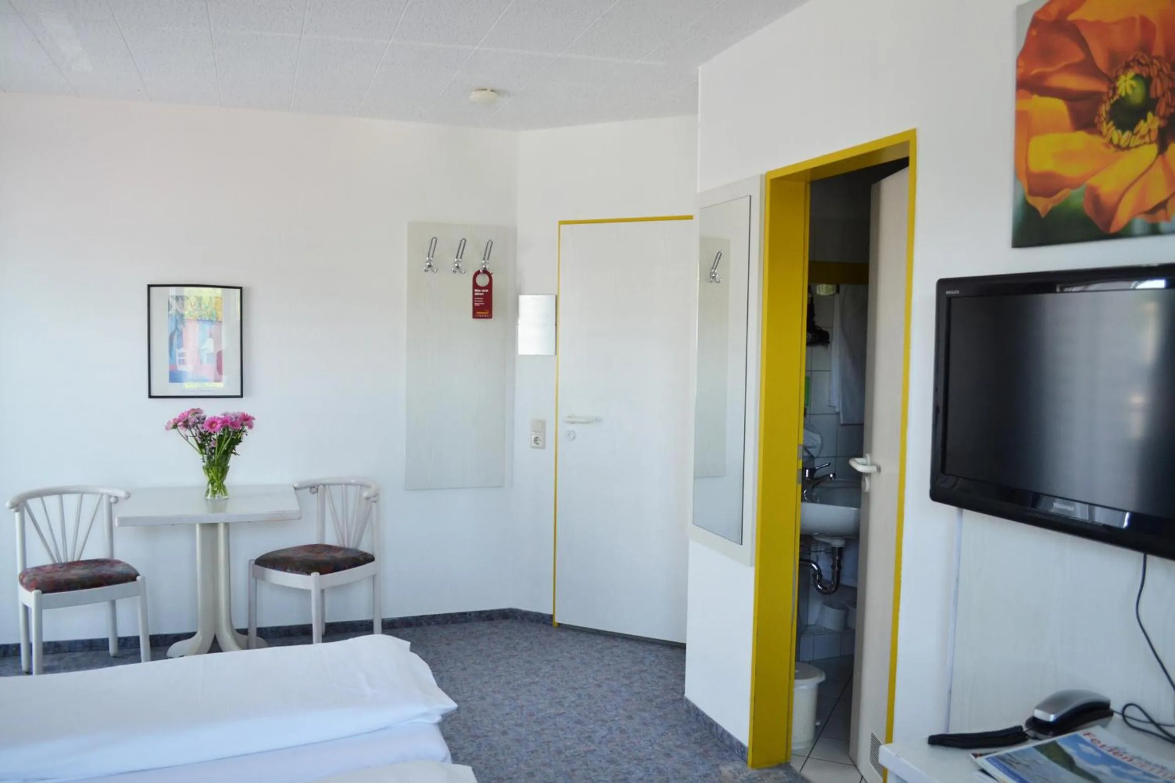 Dining area, Bed in Hotel Relax