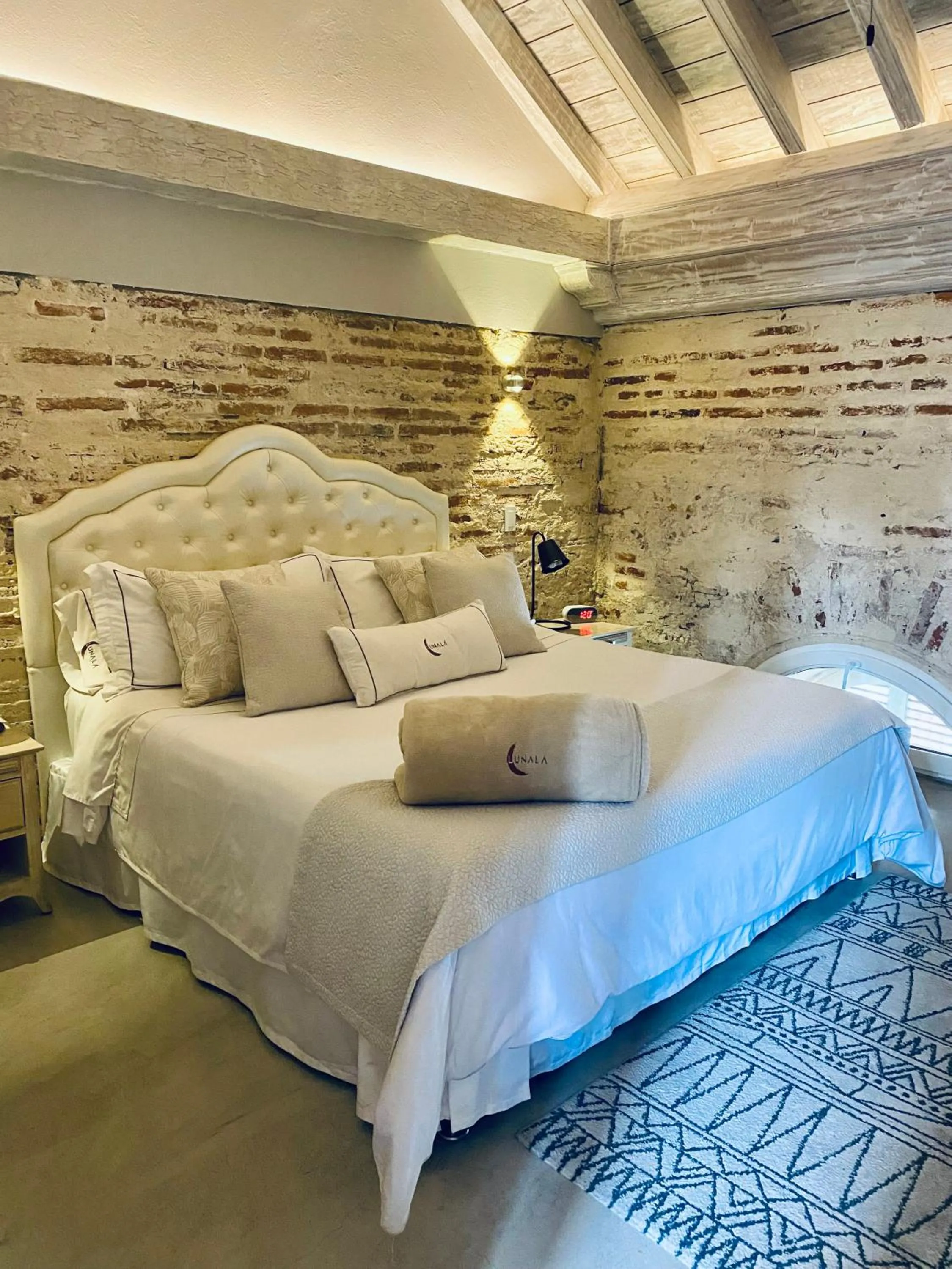 Photo of the whole room, Bed in Lunalá Hotel Boutique