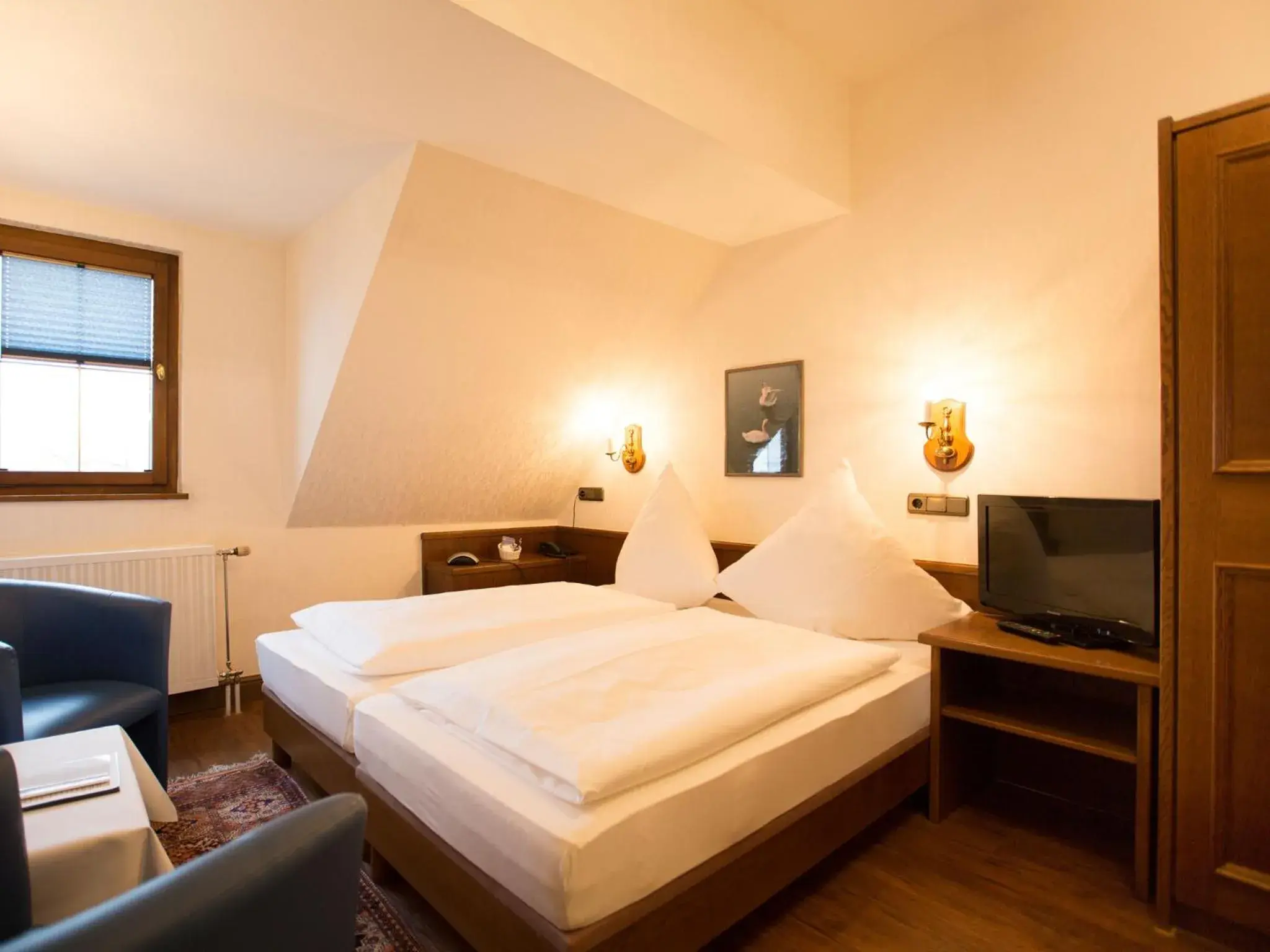 Photo of the whole room, Bed in Hotel Müller