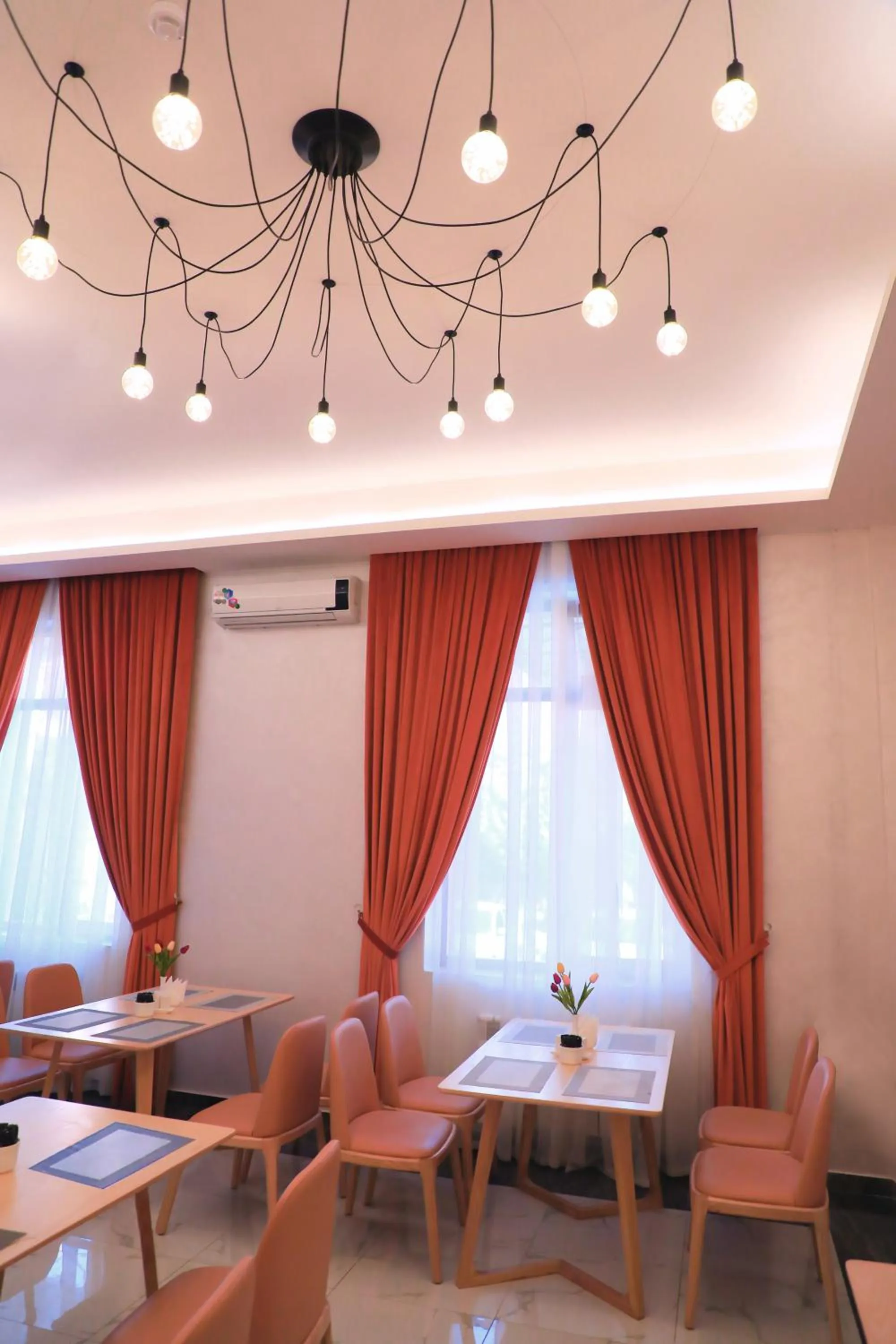 Restaurant/places to eat in City INN Hotel