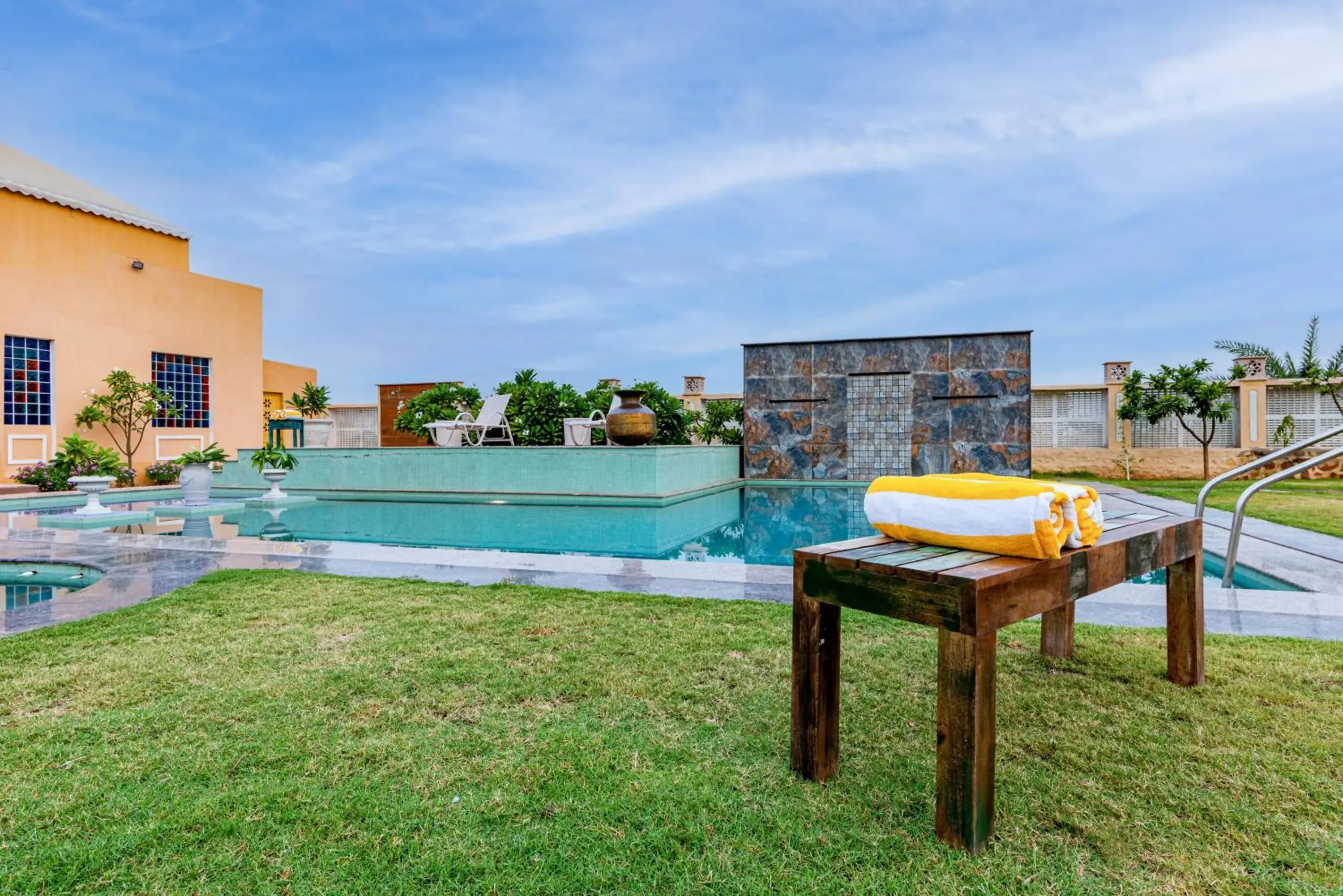 Swimming pool in Anand Bagh Resort & Spa by Ananta Swimming pool in Anand Bagh Resort & Spa by Ananta