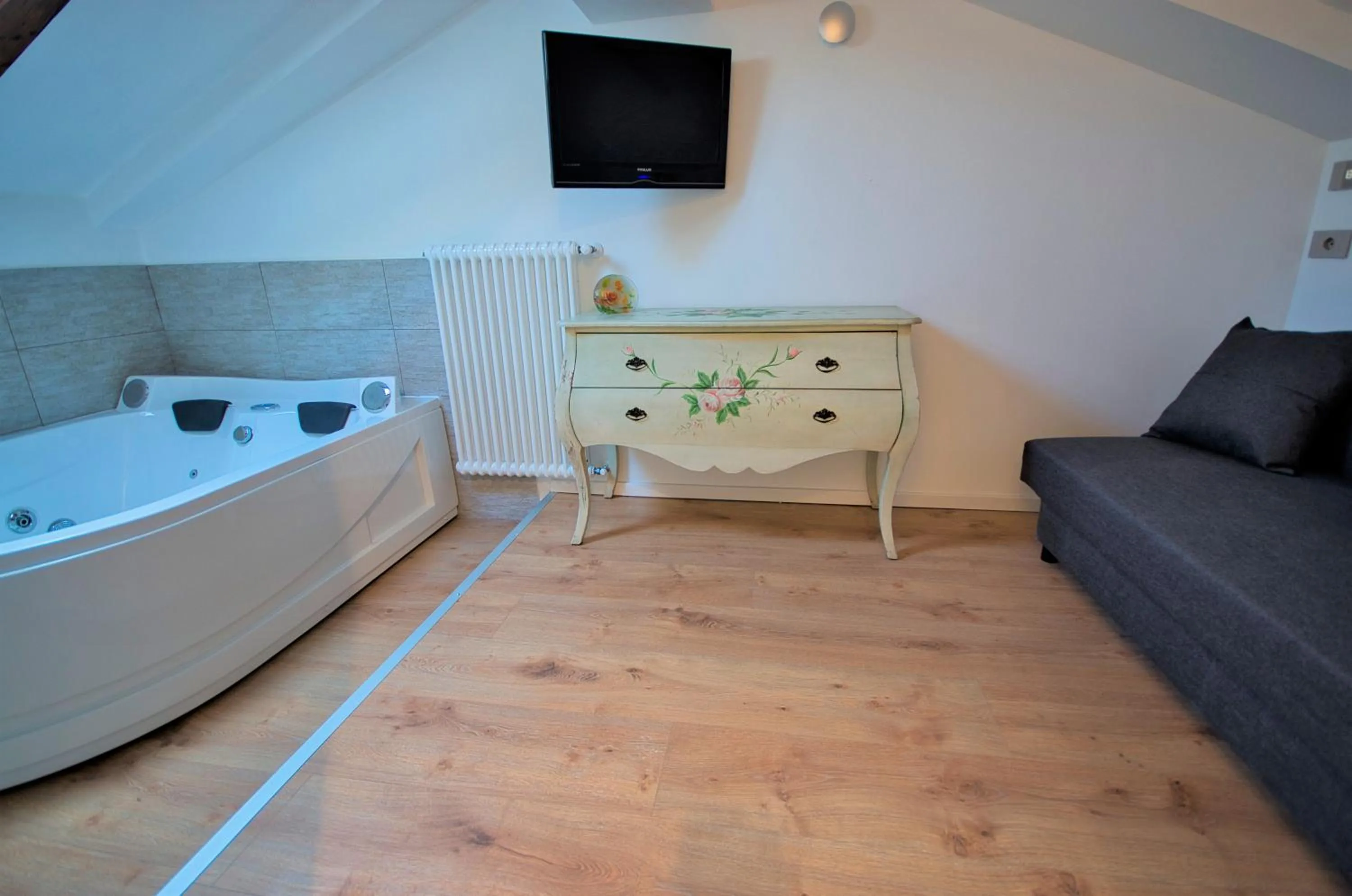 Hot Tub in B&B Paganella Relax and Gourmet