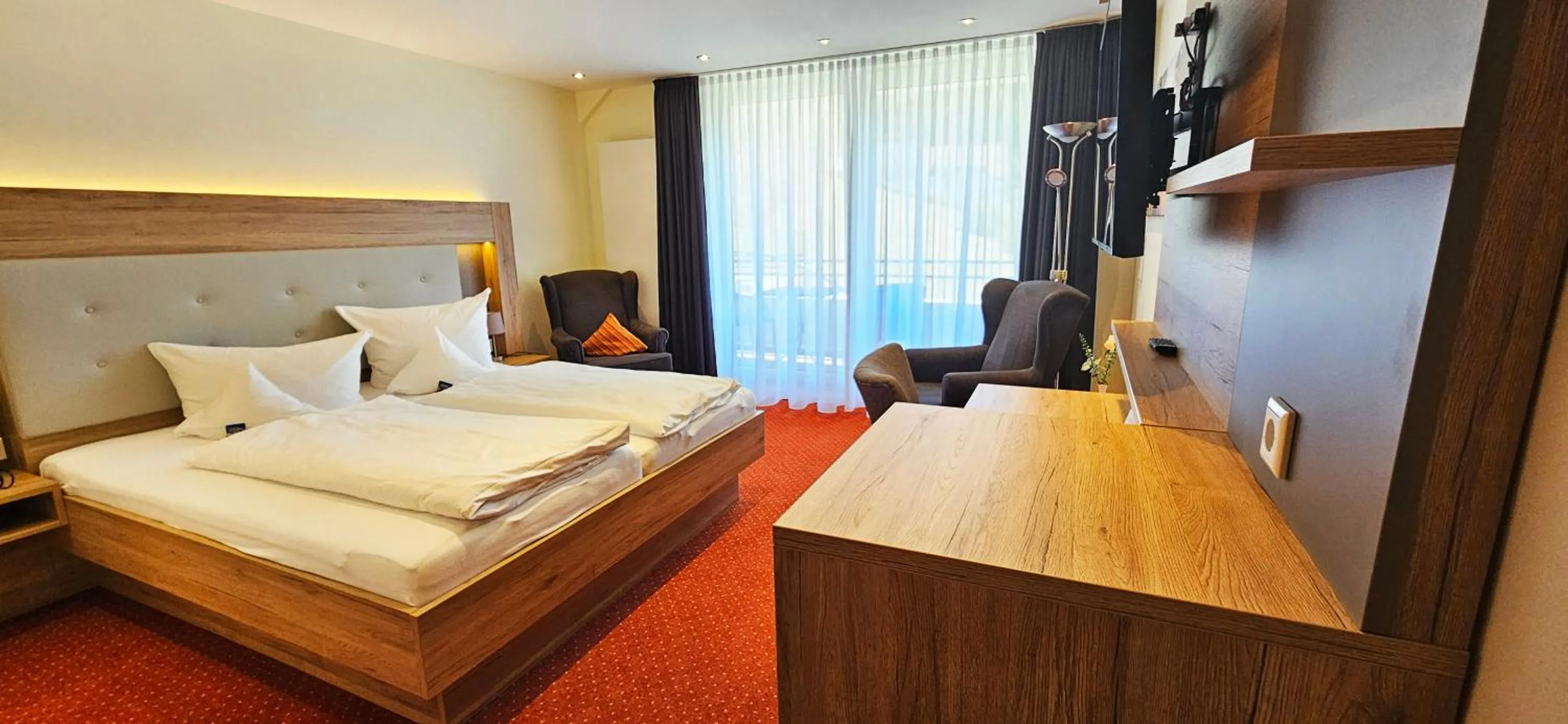 Photo of the whole room, Bed in Hotel Hanses-Bräutigam