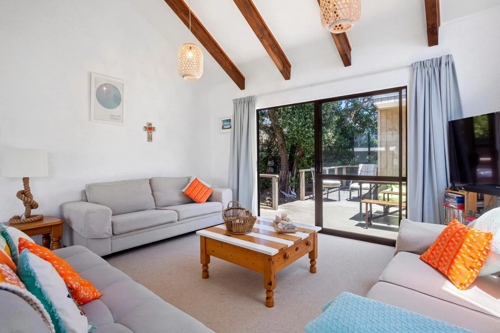 Coastal Charm - Waihi Beach Holiday Home