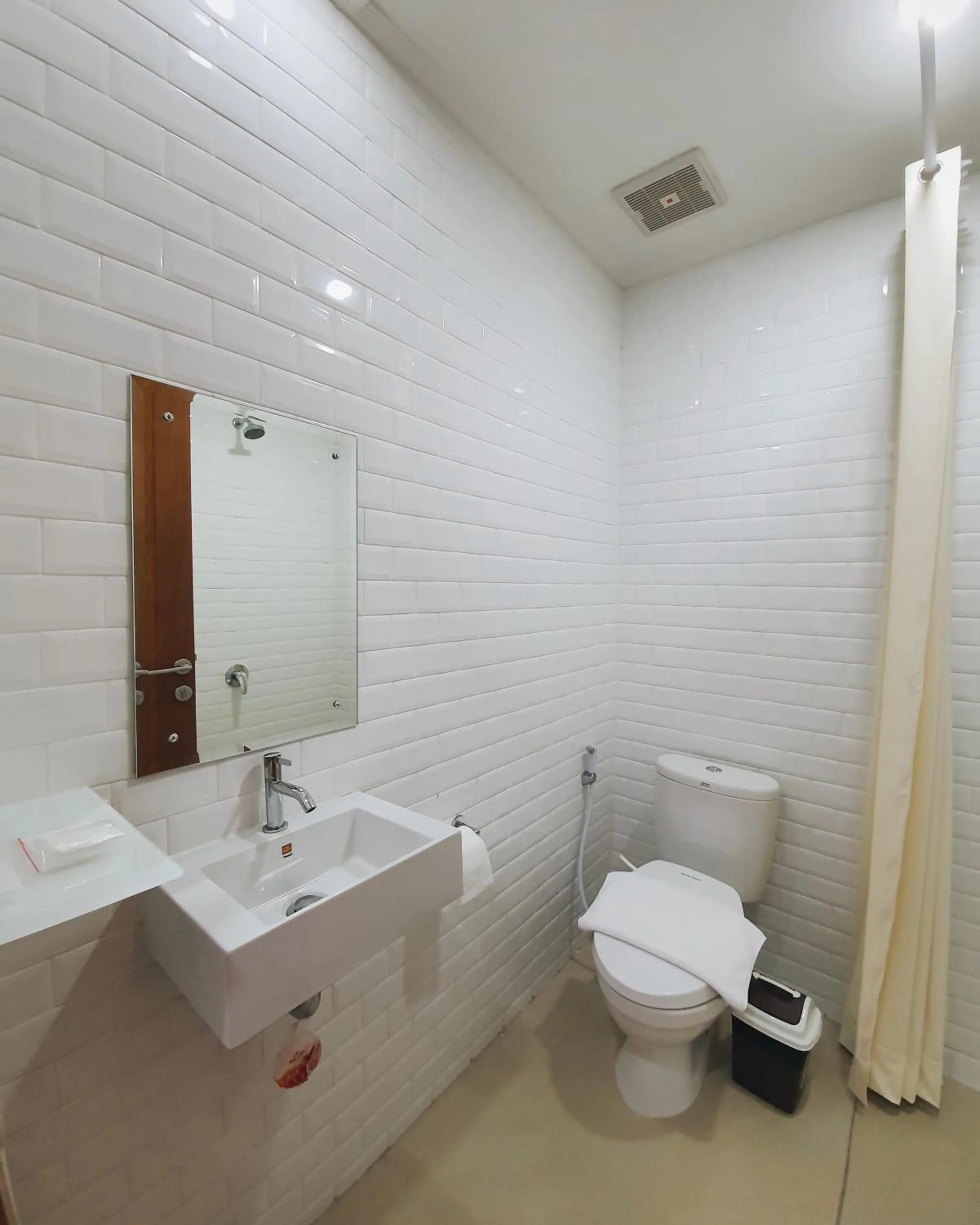 Shower in RakaAyu Kuta