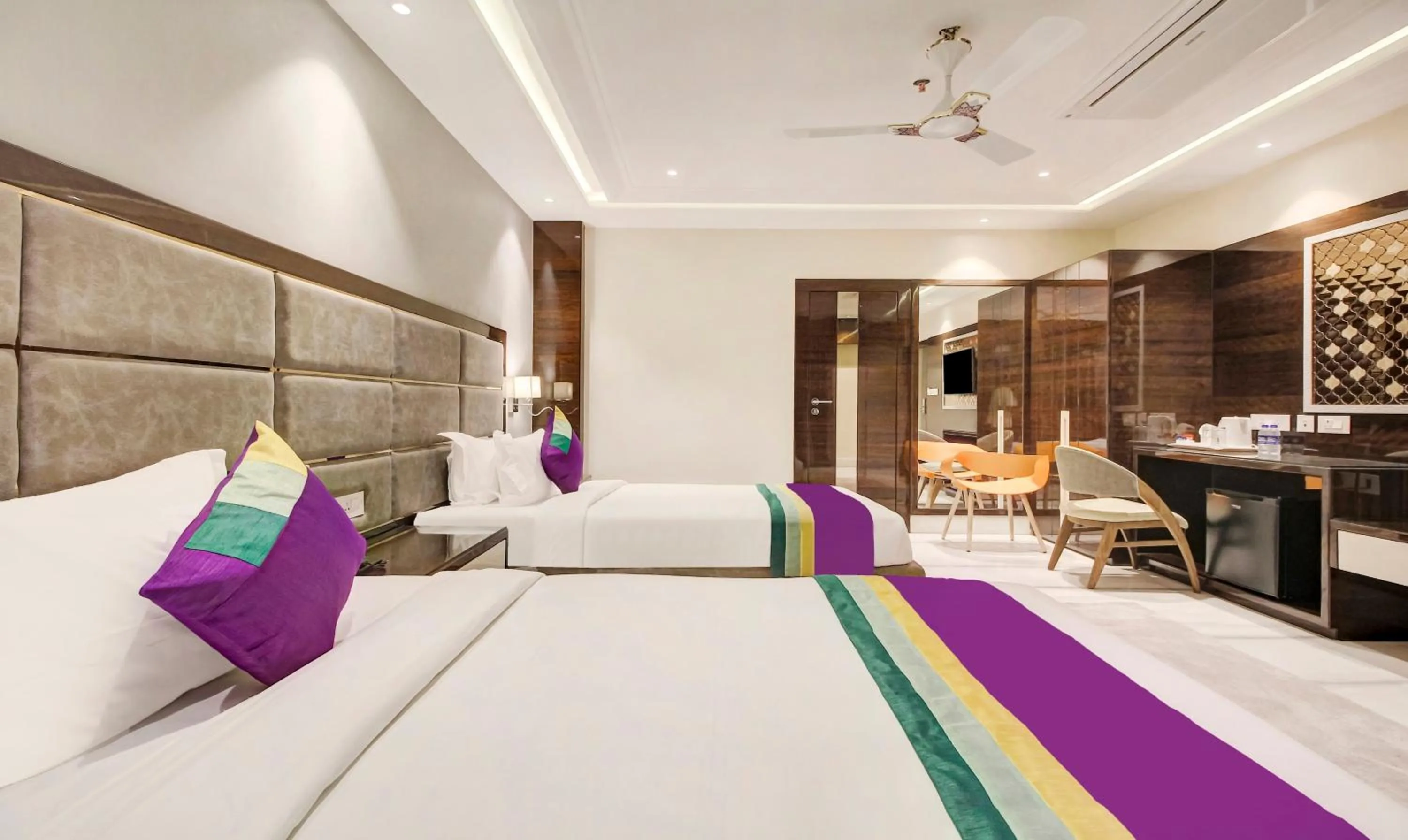 Bedroom, Bed in Treebo Premium Tahoora International