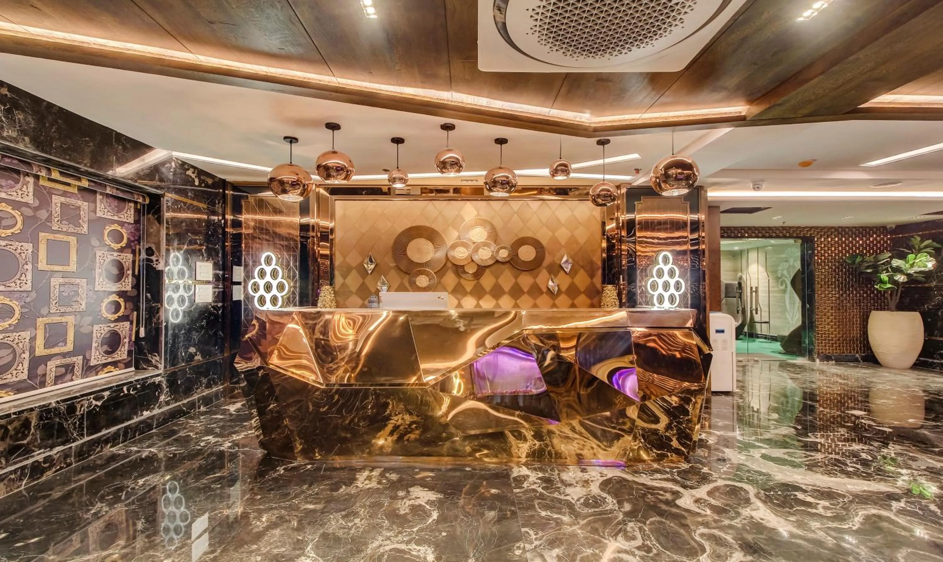 Lobby or reception in Treebo Premium Tahoora International