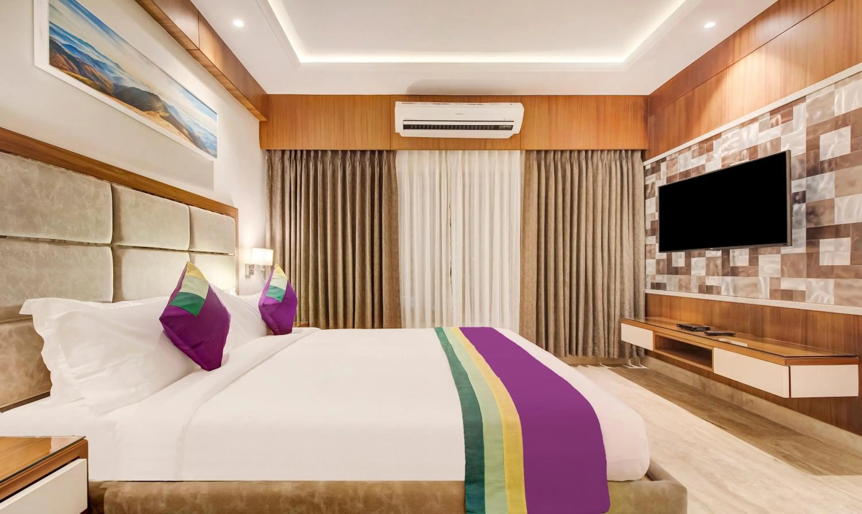 Bedroom, Bed in Treebo Premium Tahoora International