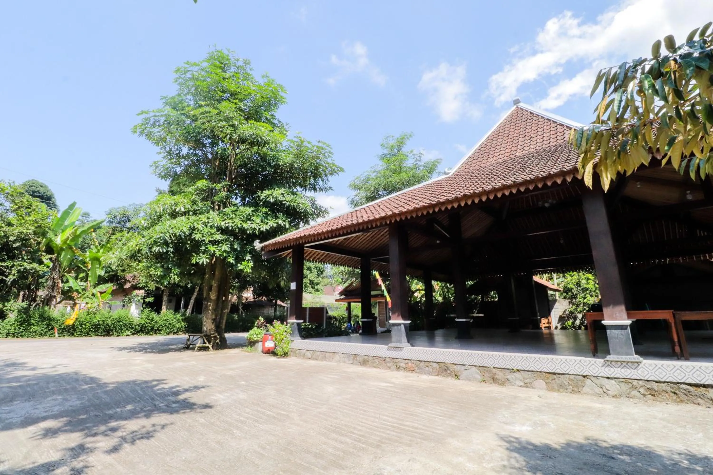 Property building in Omah Rohadi Syariah by Ndalem Beong