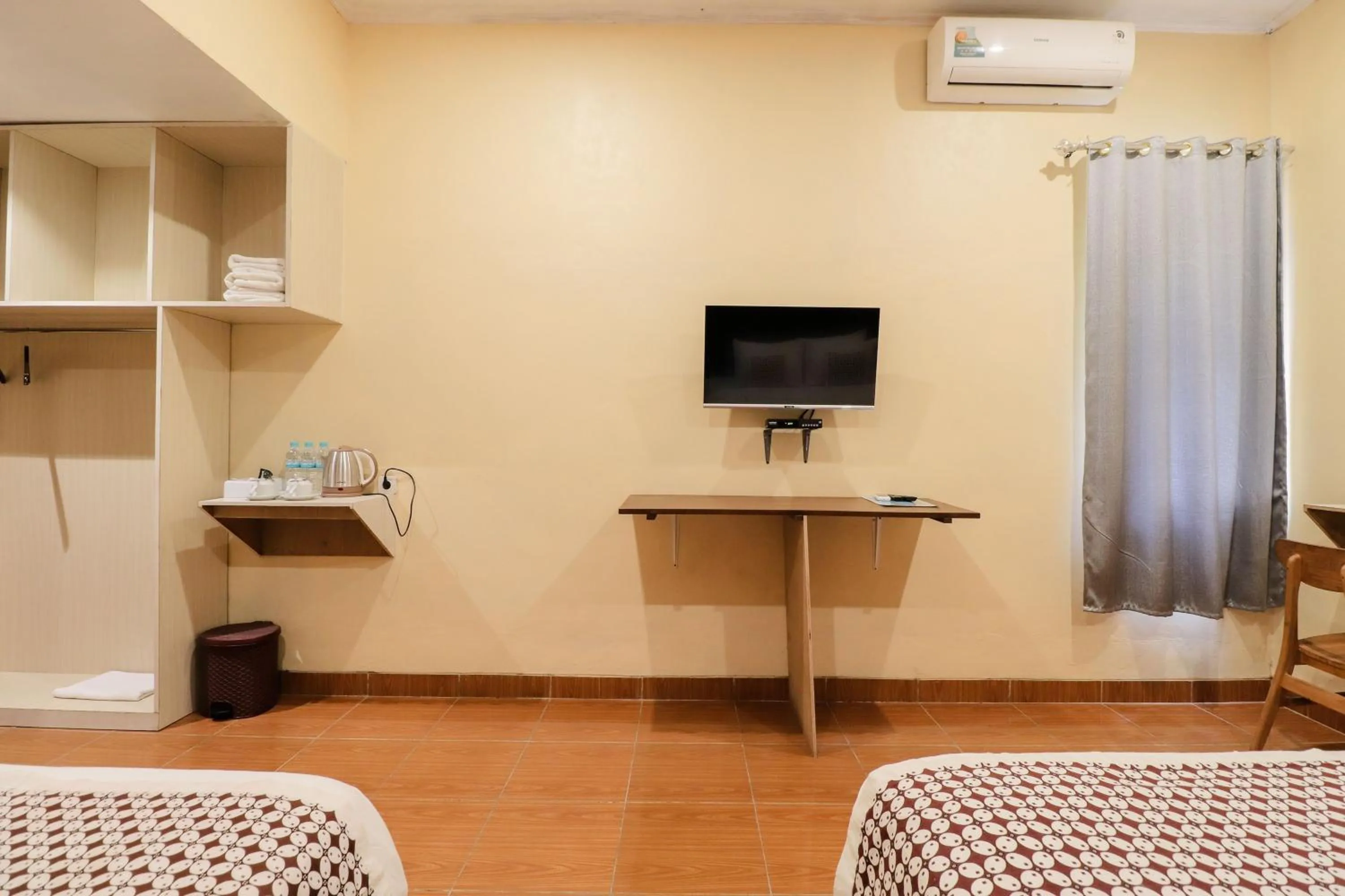 TV and multimedia in Omah Rohadi Syariah by Ndalem Beong