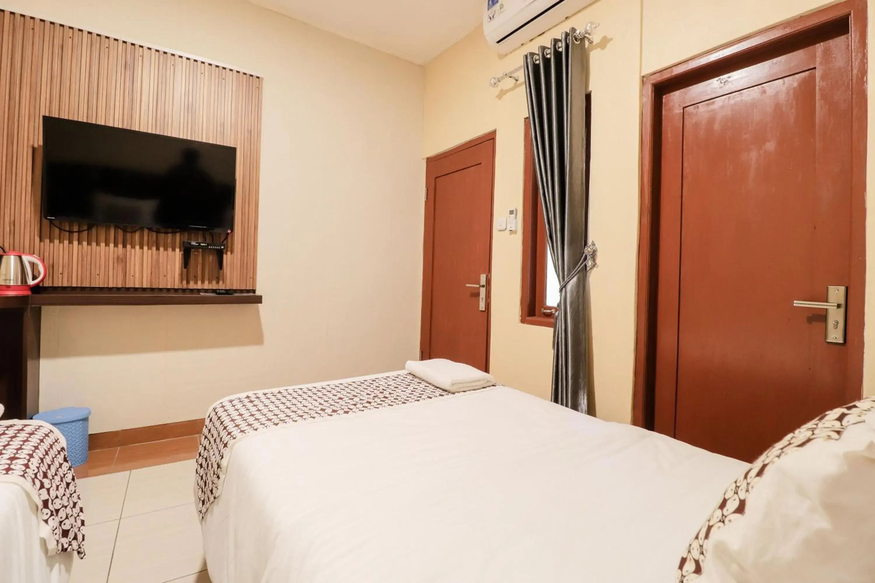 Bed in Omah Rohadi Syariah by Ndalem Beong Bed in Omah Rohadi Syariah by Ndalem Beong