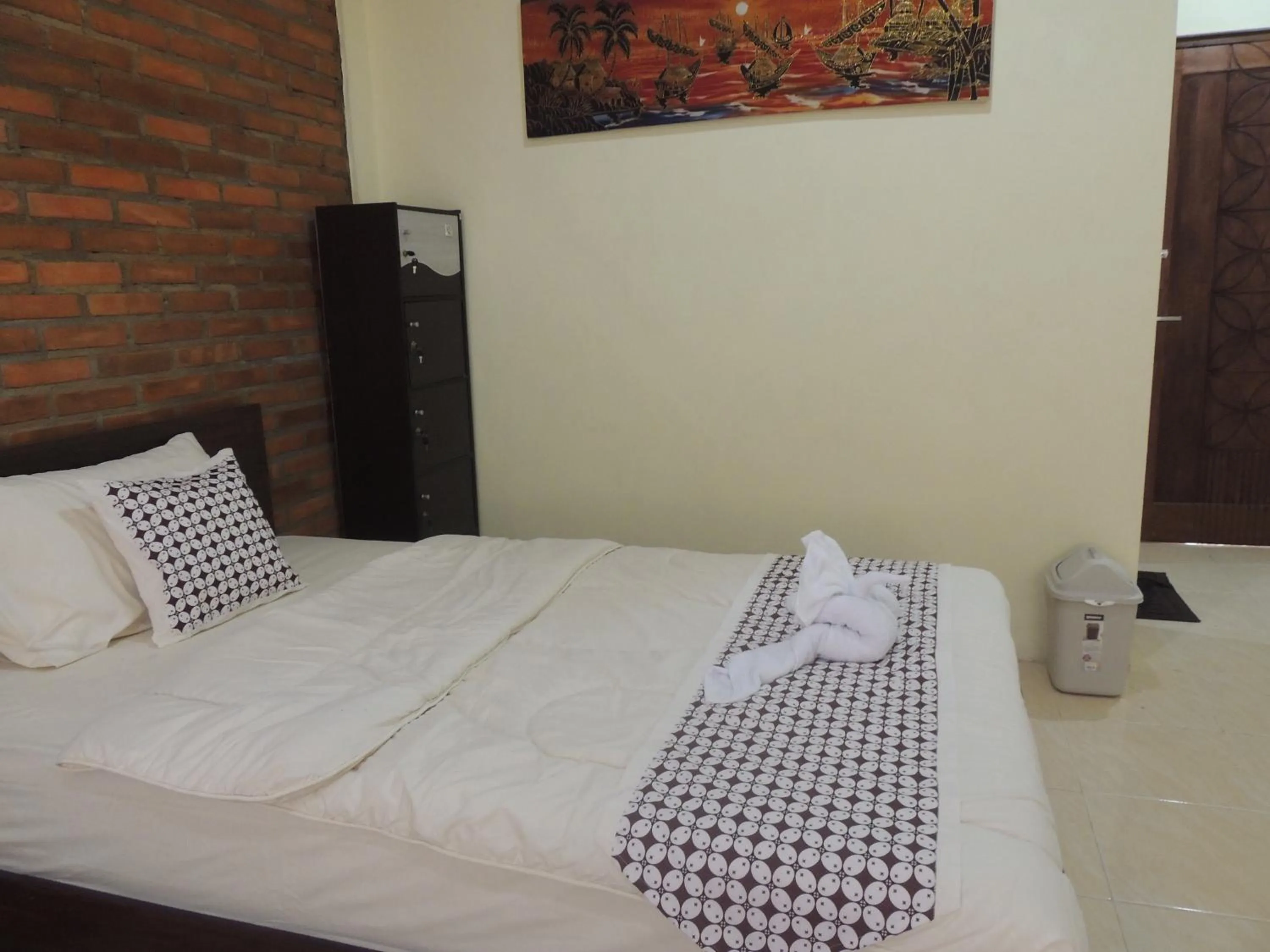 Photo of the whole room in Srikayah Syariah by Ndalem Beong