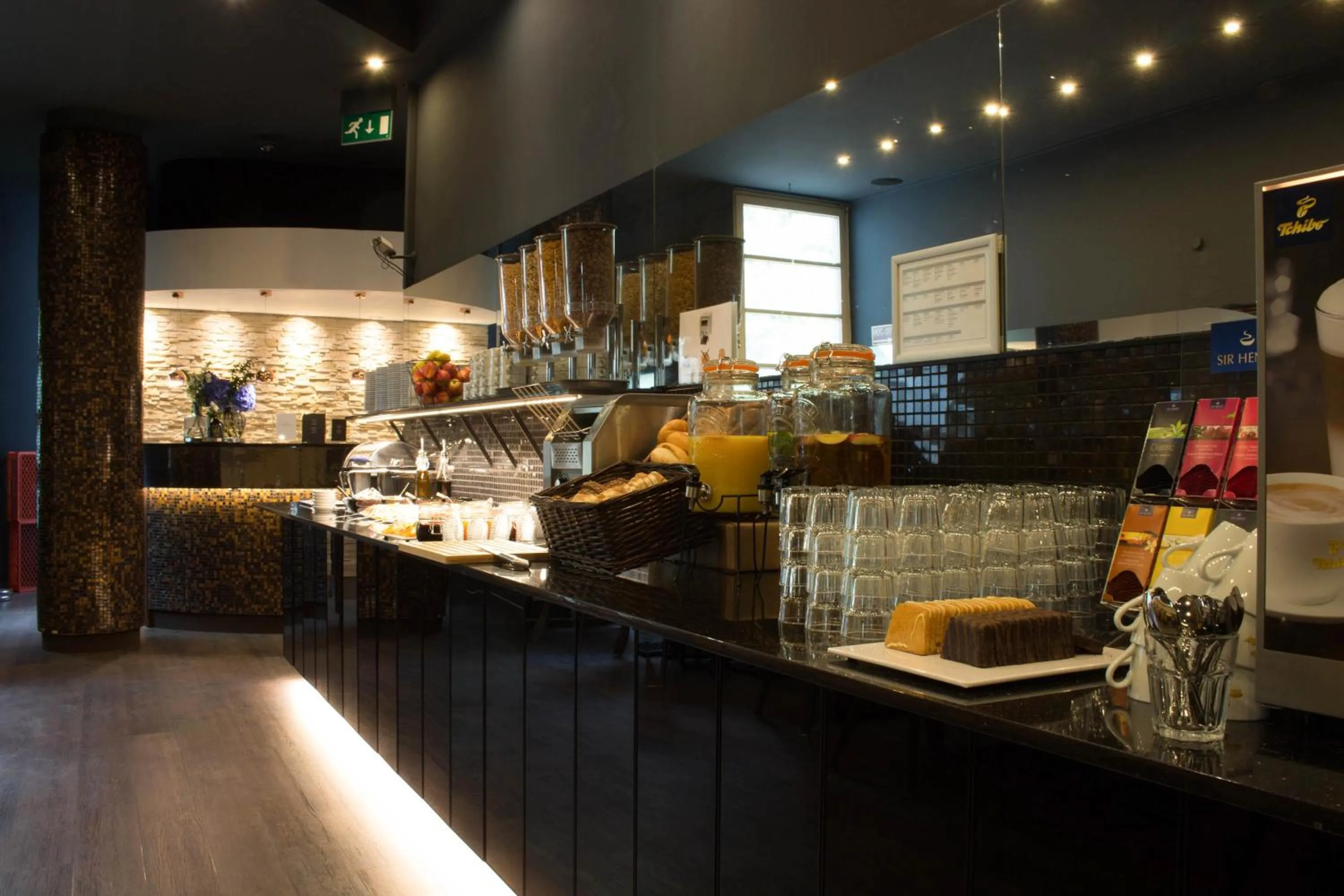 Restaurant/places to eat in Hotel Delta am Potsdamer Platz