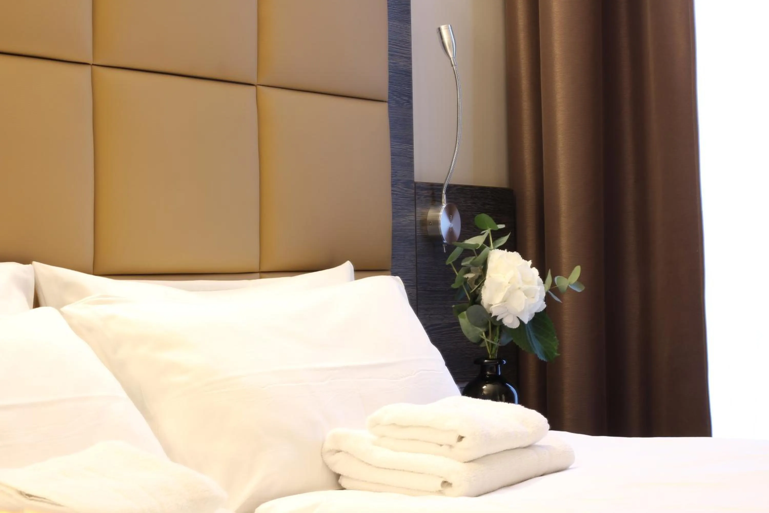 Bed in Hotel Delta am Potsdamer Platz