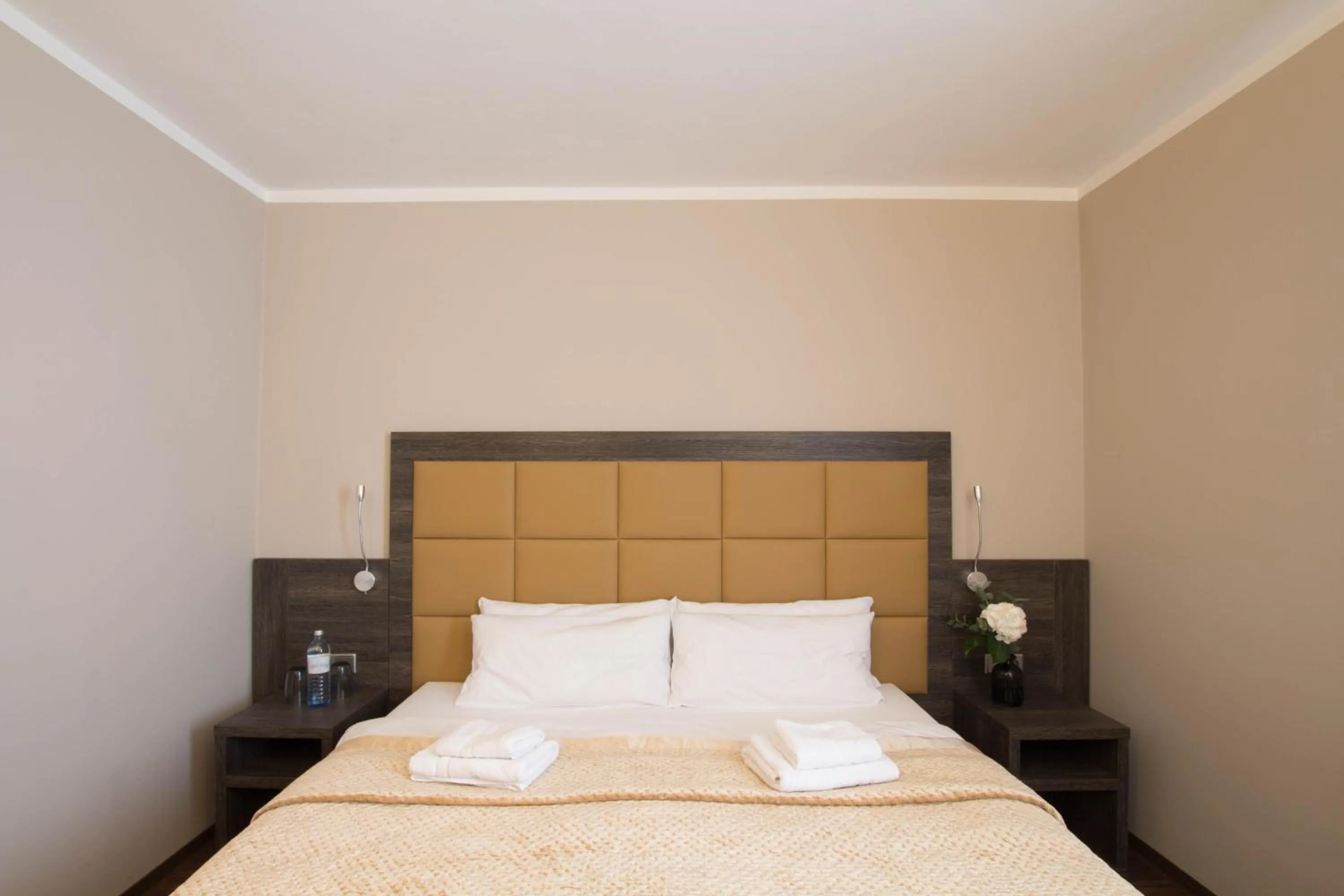 Photo of the whole room, Bed in Hotel Delta am Potsdamer Platz