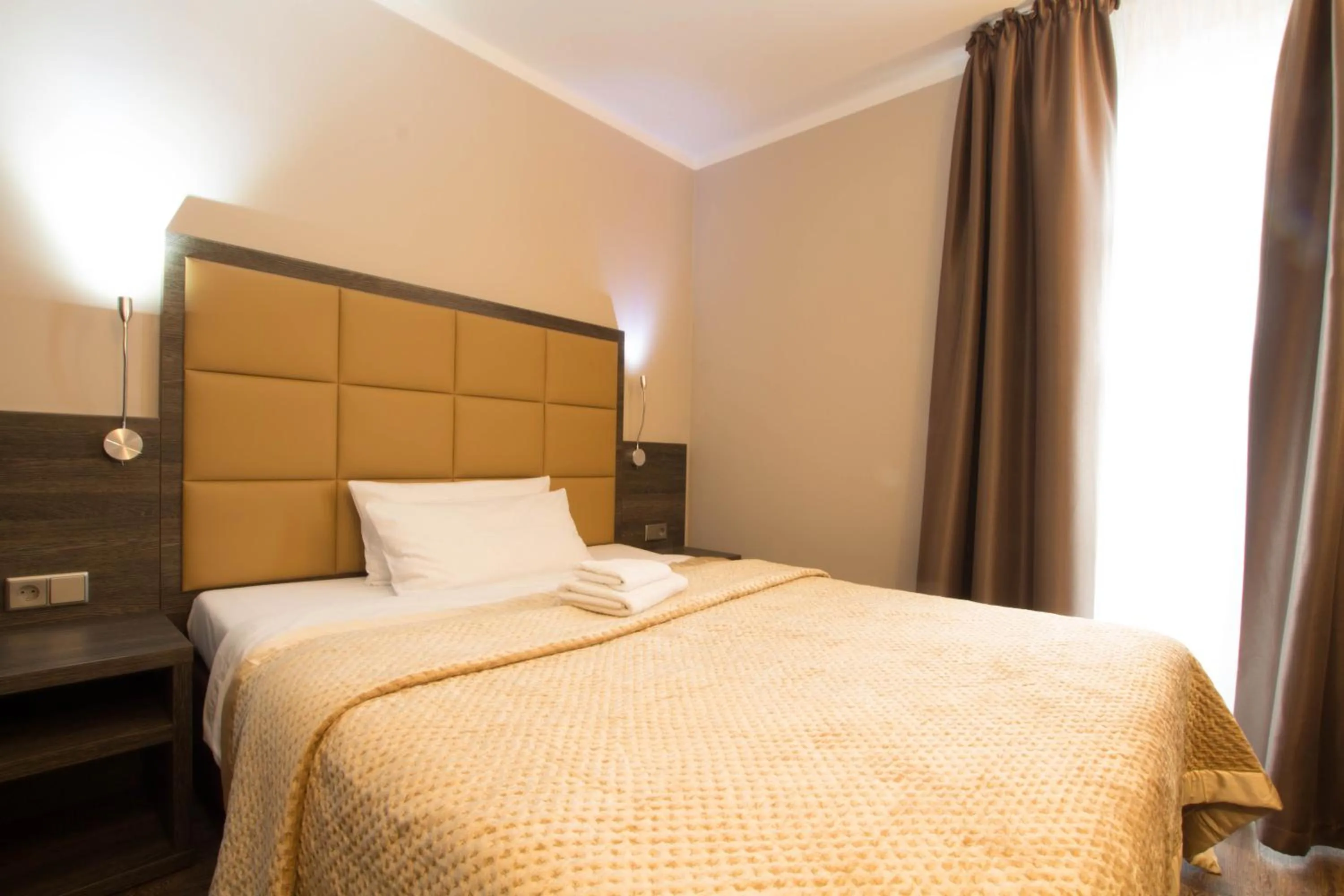 Photo of the whole room, Bed in Hotel Delta am Potsdamer Platz