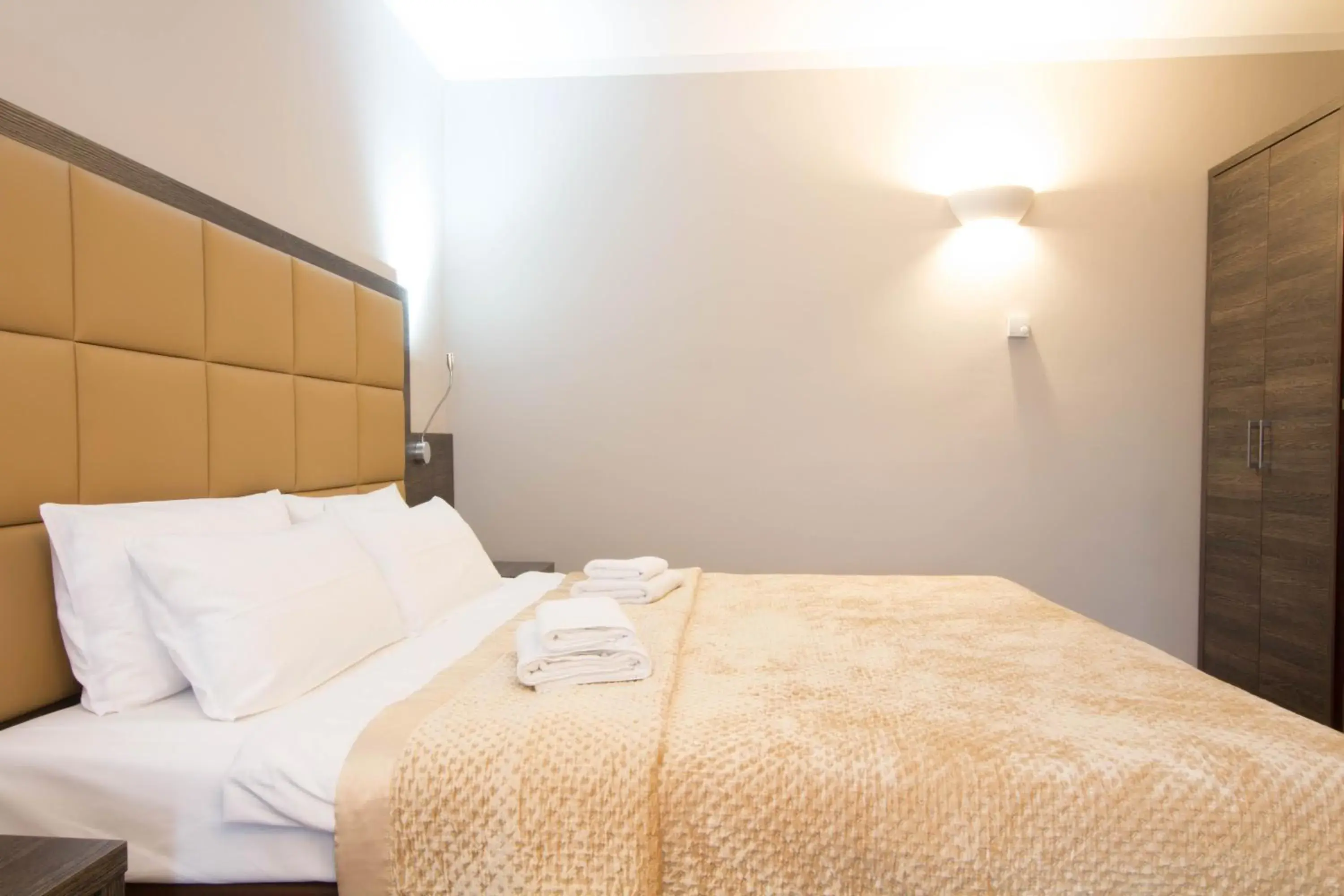 Photo of the whole room, Bed in Hotel Delta am Potsdamer Platz Photo of the whole room, Bed in Hotel Delta am Potsdamer Platz