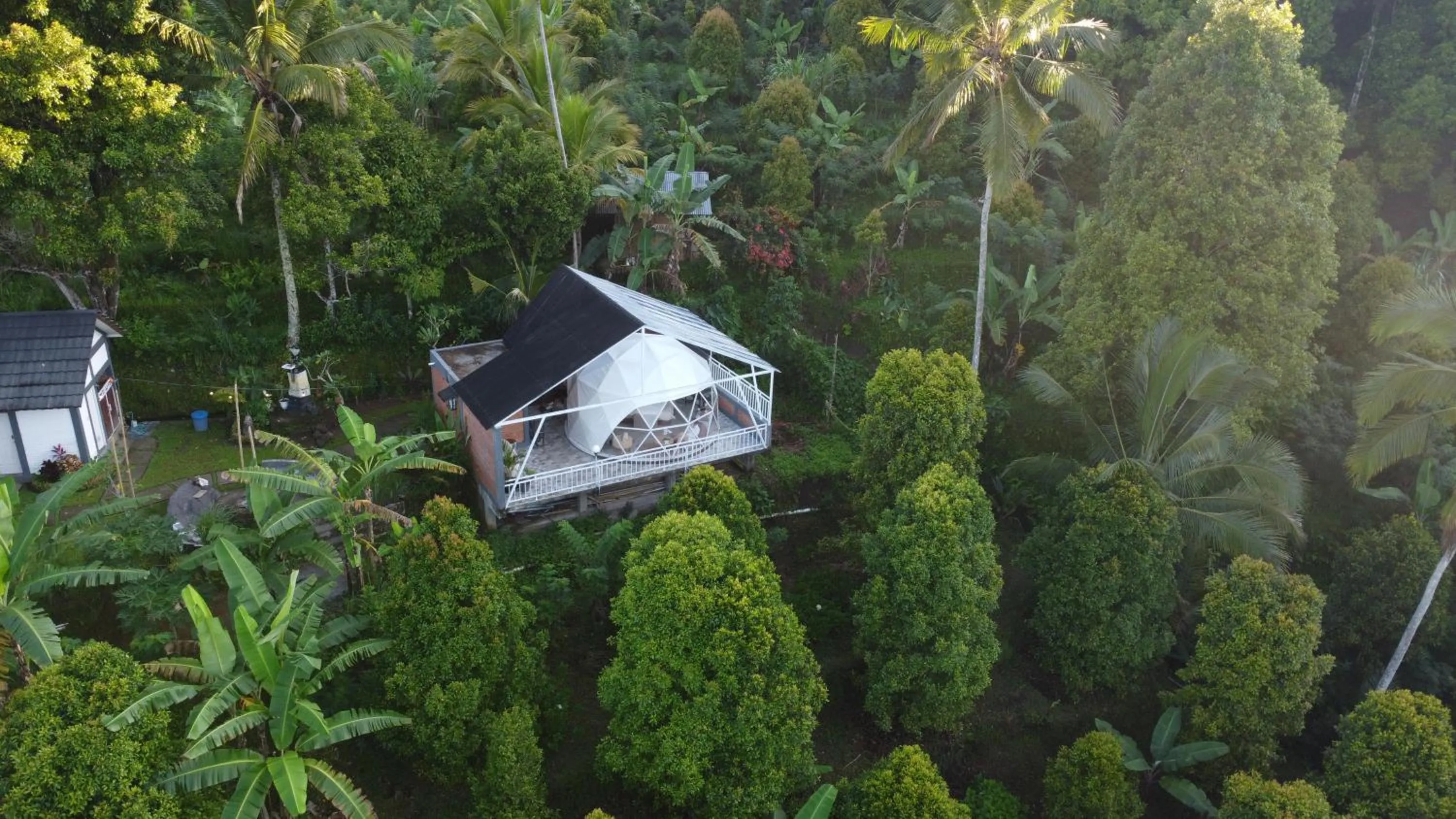 Property building in Moondock Luxury Camp