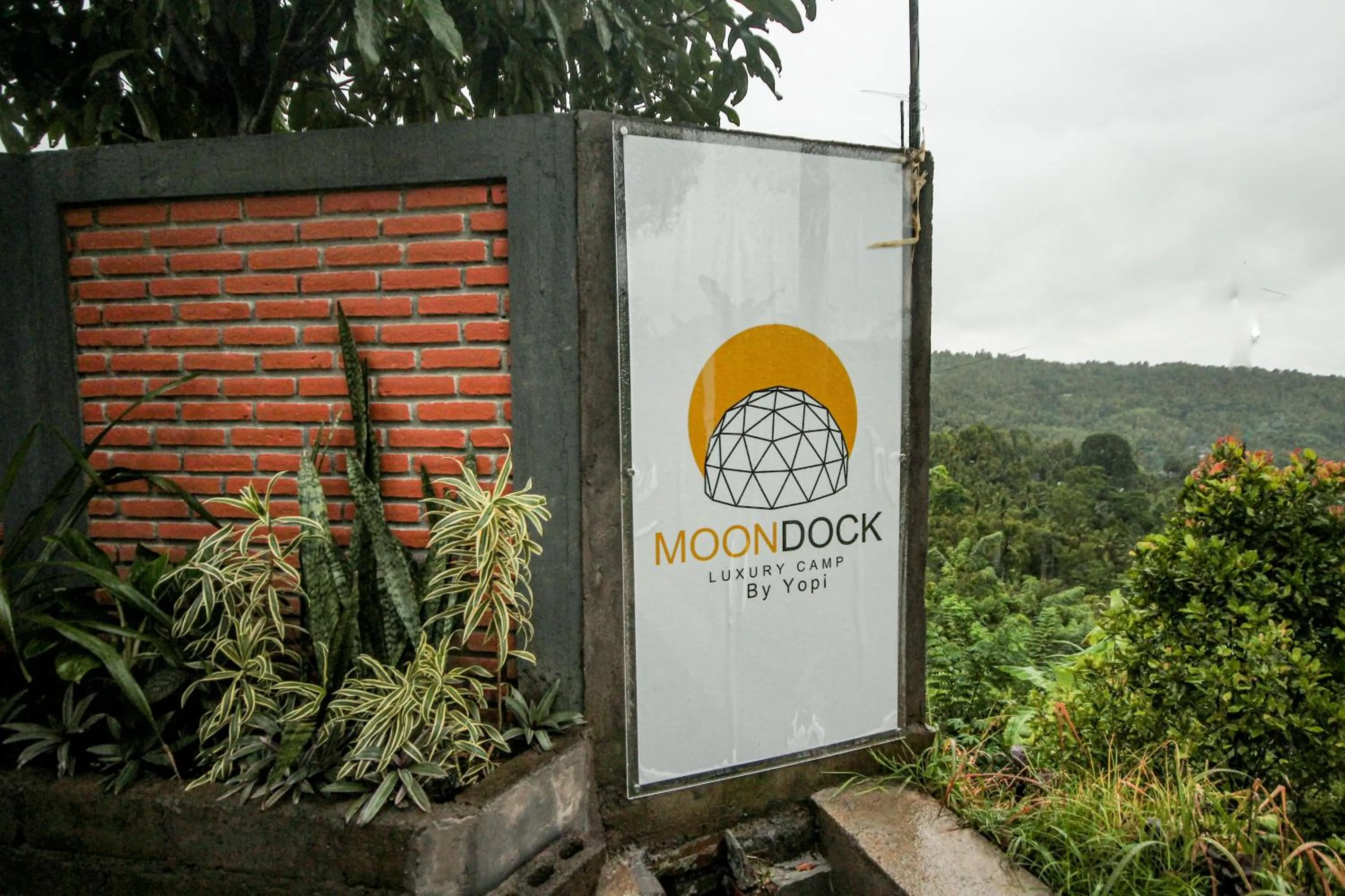 Property building in Moondock Luxury Camp