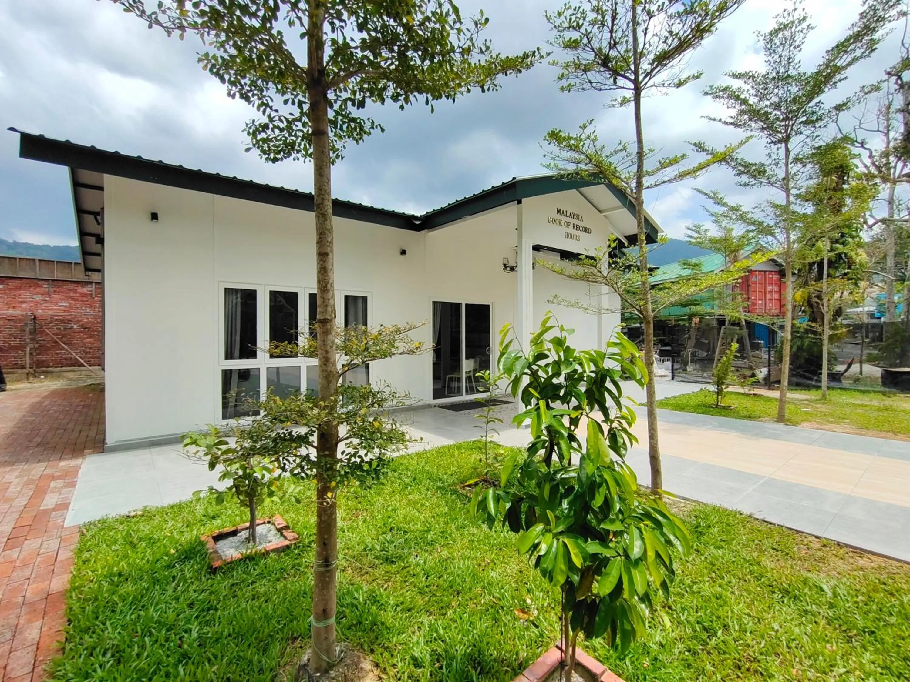 Facade/entrance in Twin Jets Resort