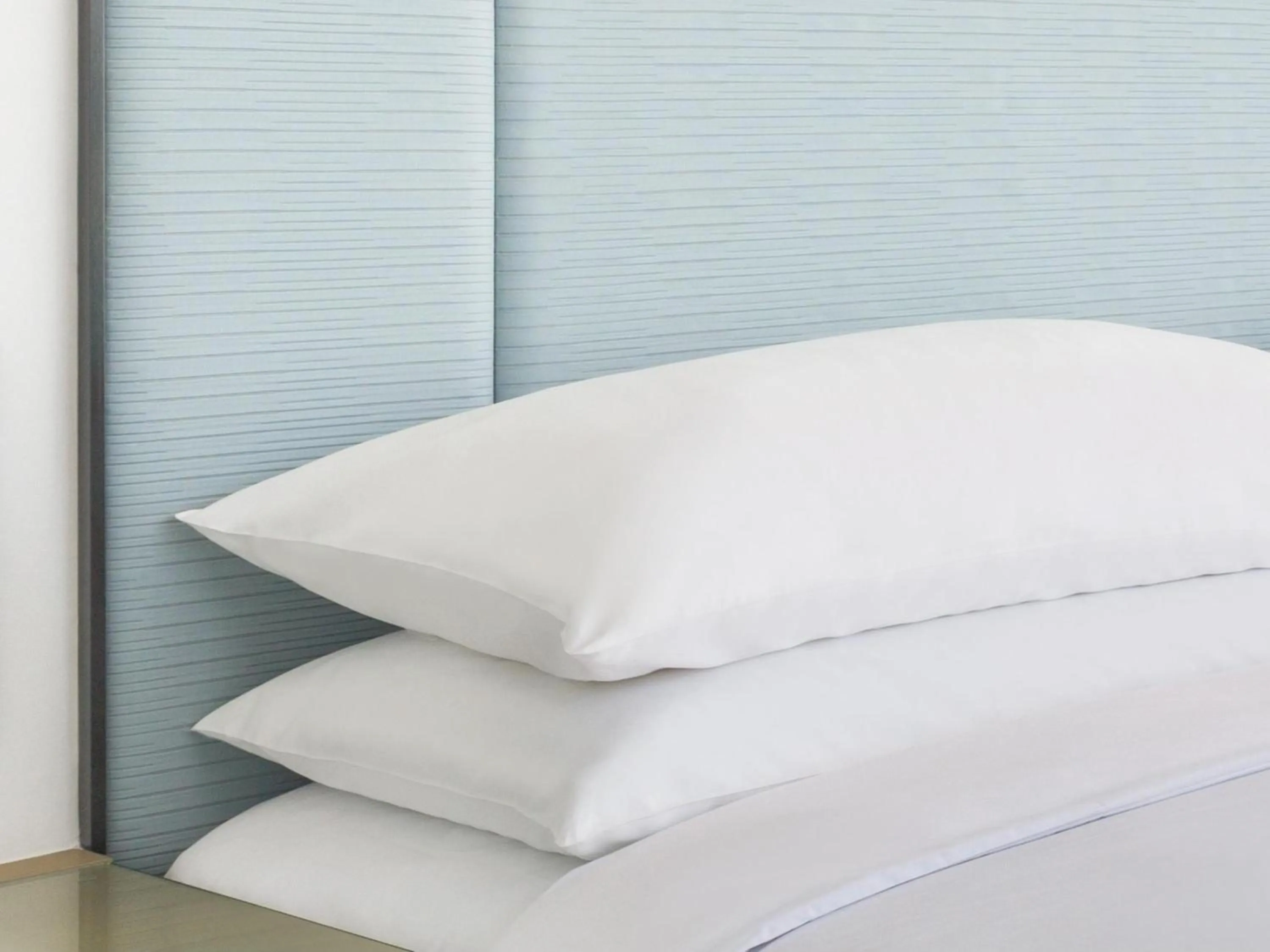 Bed in Four Points by Sheraton Hong Kong, Tung Chung