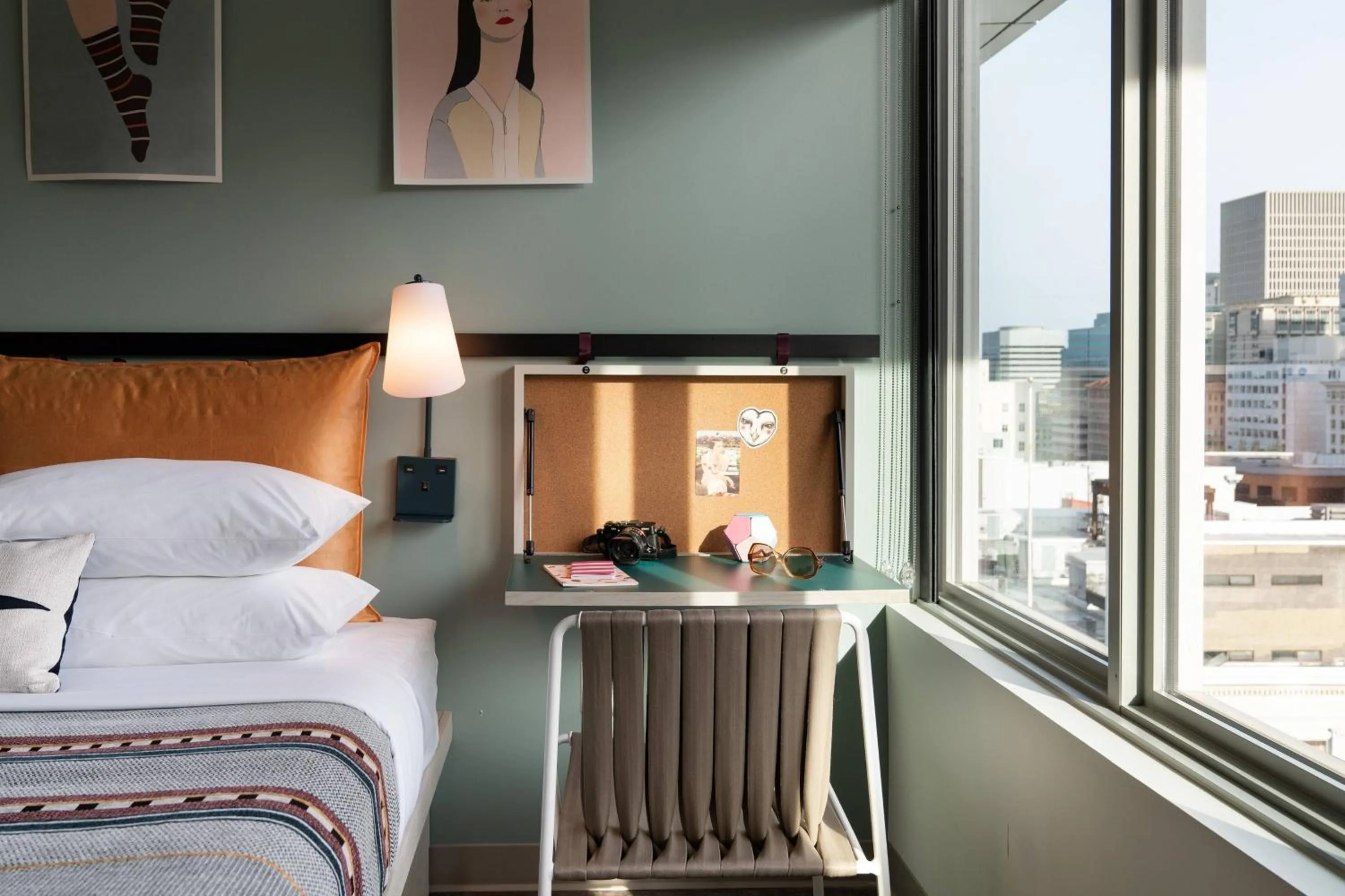 Photo of the whole room, Bed in Moxy Portland Downtown