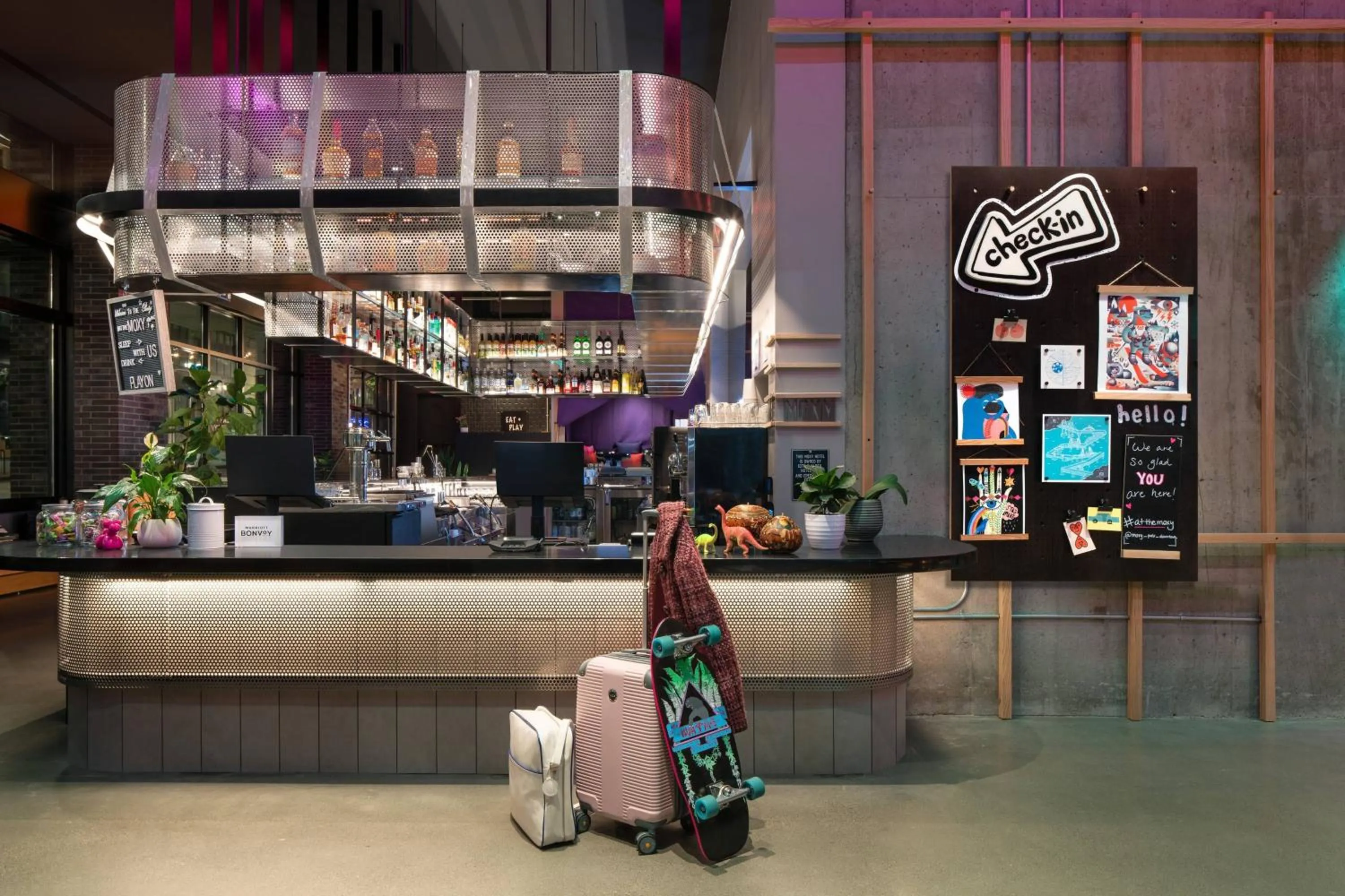 Lounge or bar in Moxy Portland Downtown