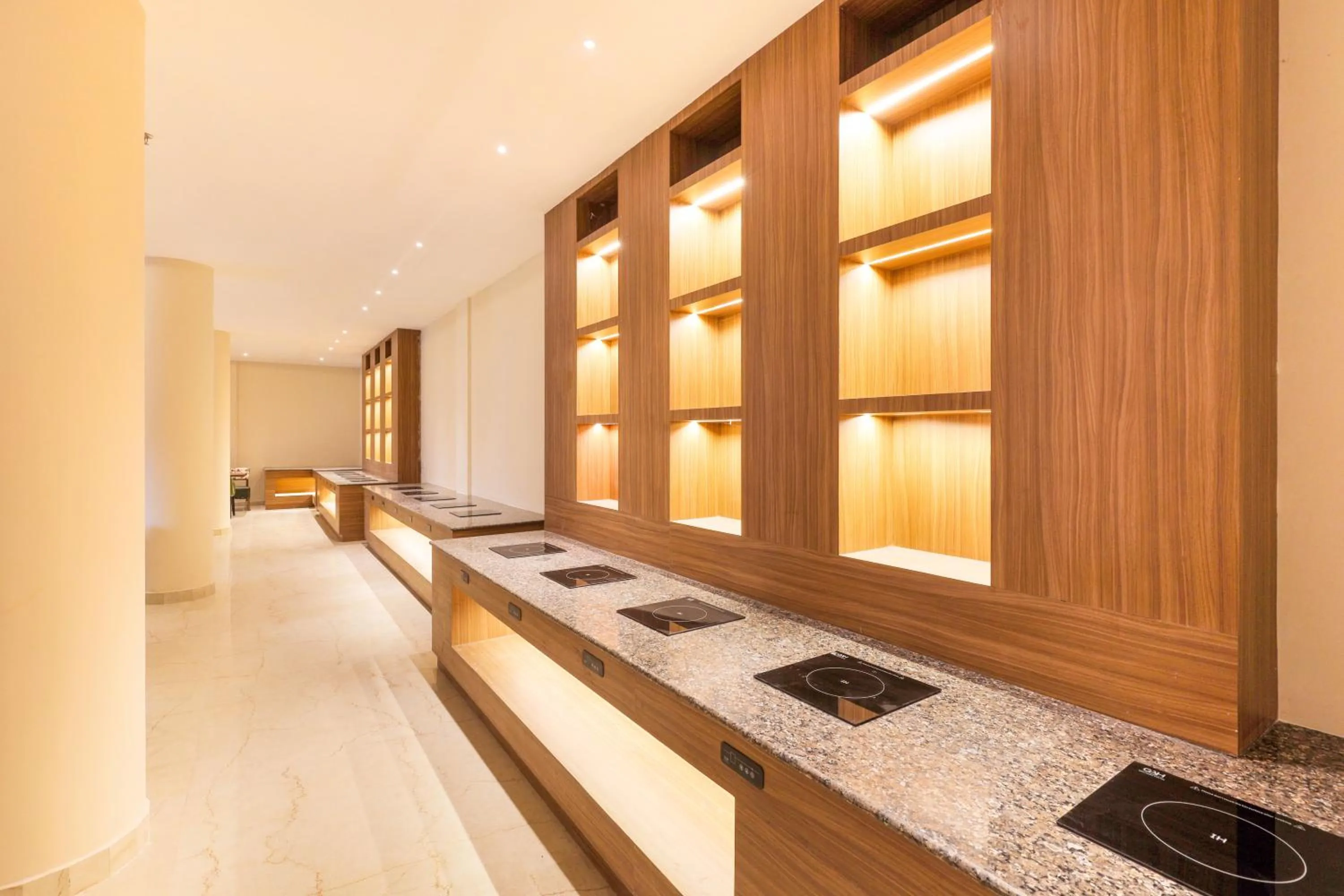 Restaurant/places to eat in Club Mahindra Arookutty, Alleppey