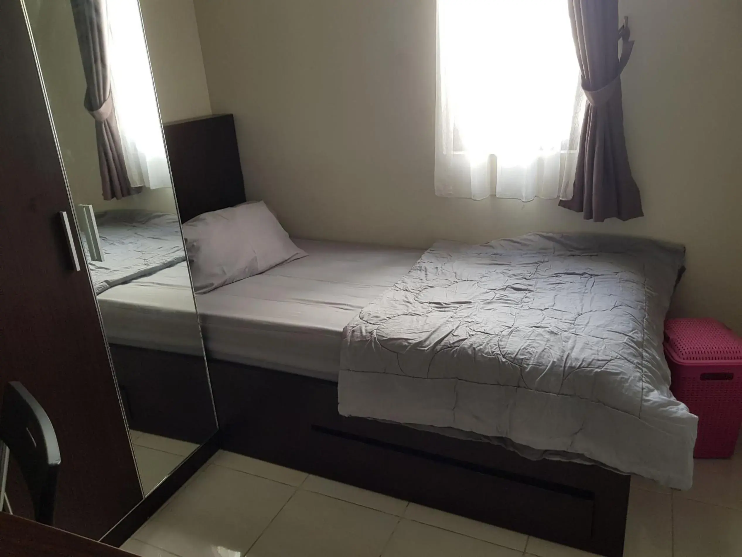 Standard Single Room - single occupancy in Aloha Guest House 2 - Female Only Standard Single Room - single occupancy in Aloha Guest House 2 - Female Only