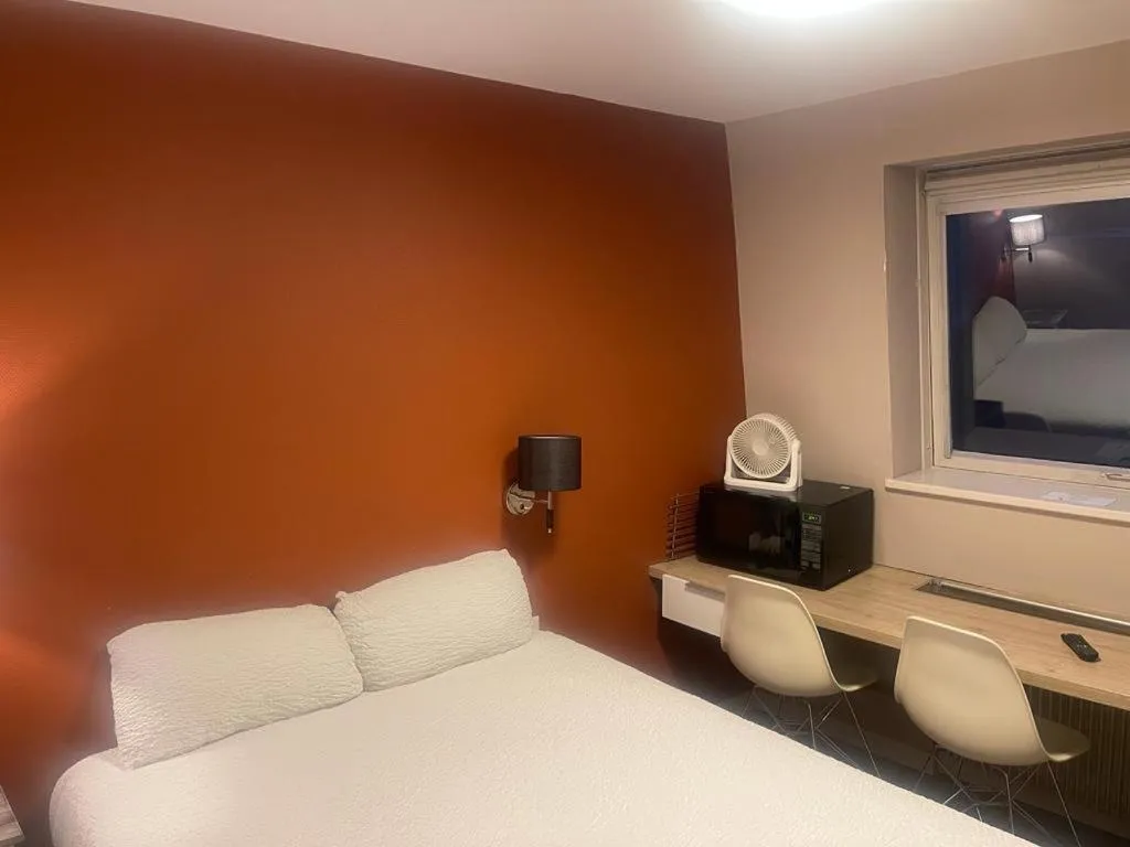 Photo of the whole room, Bed in Appart'hôtel Voltaire