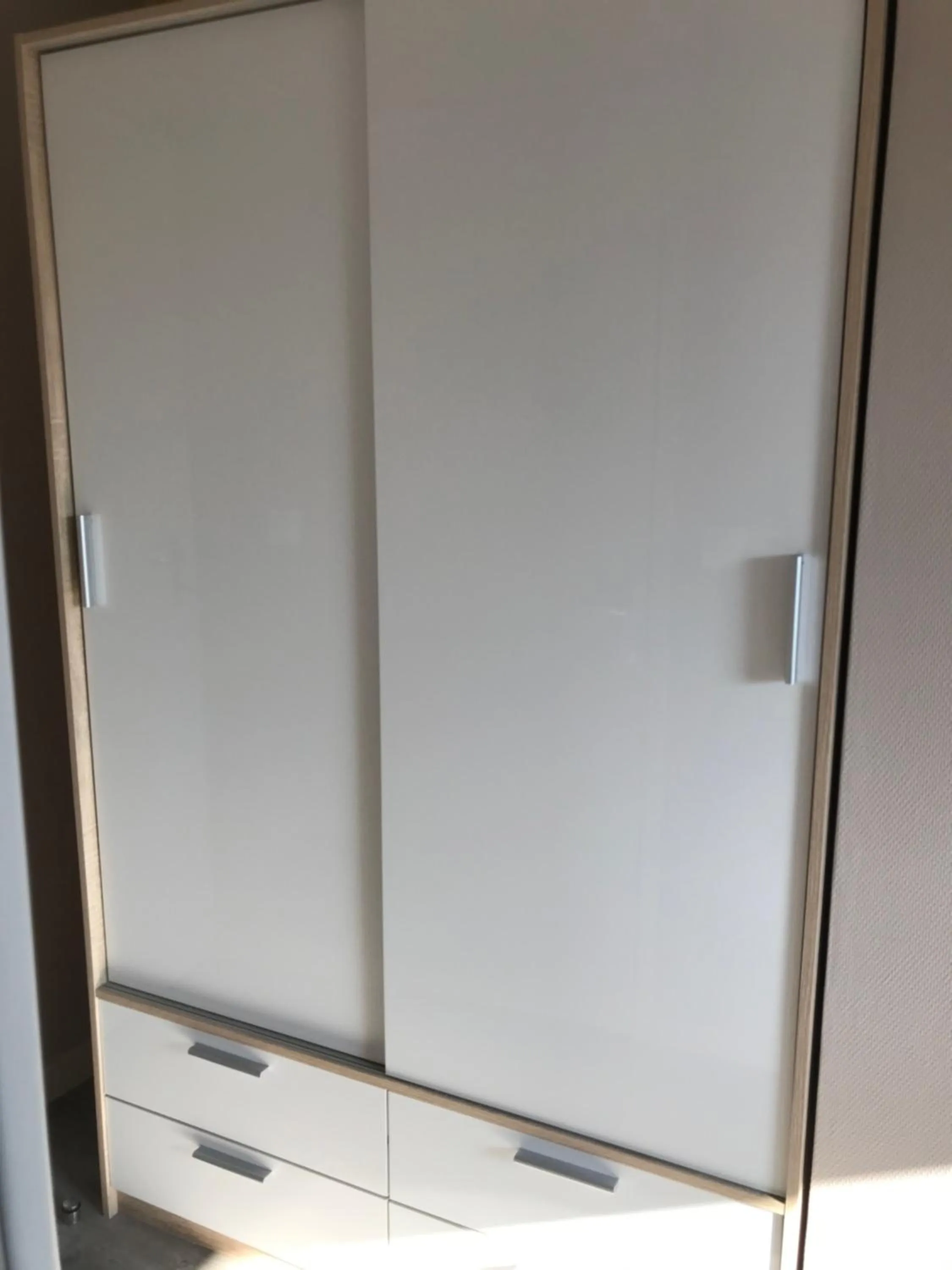 wardrobe in Appart'hôtel Voltaire