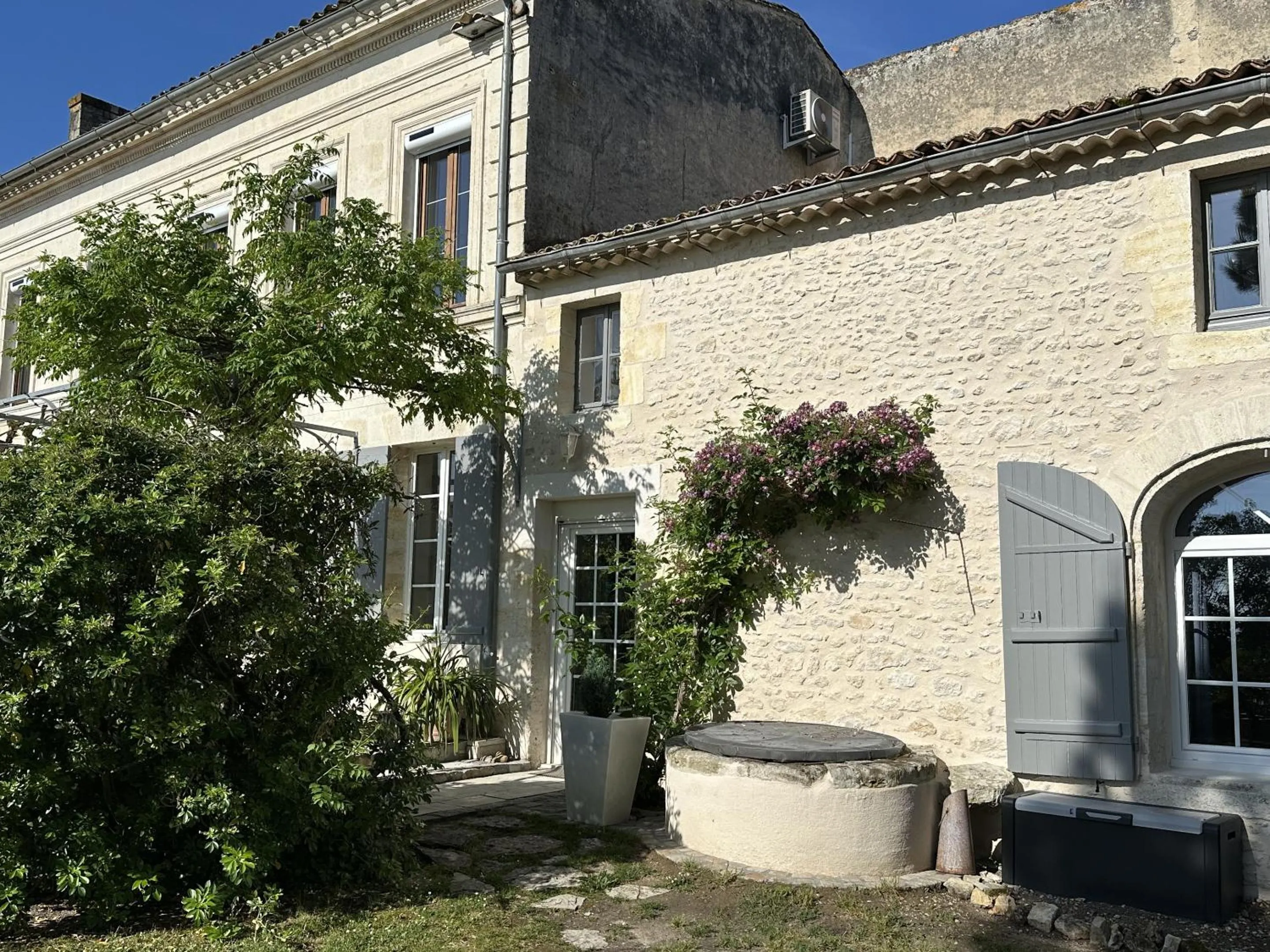 Property building in LA MAISON JEROBOAM