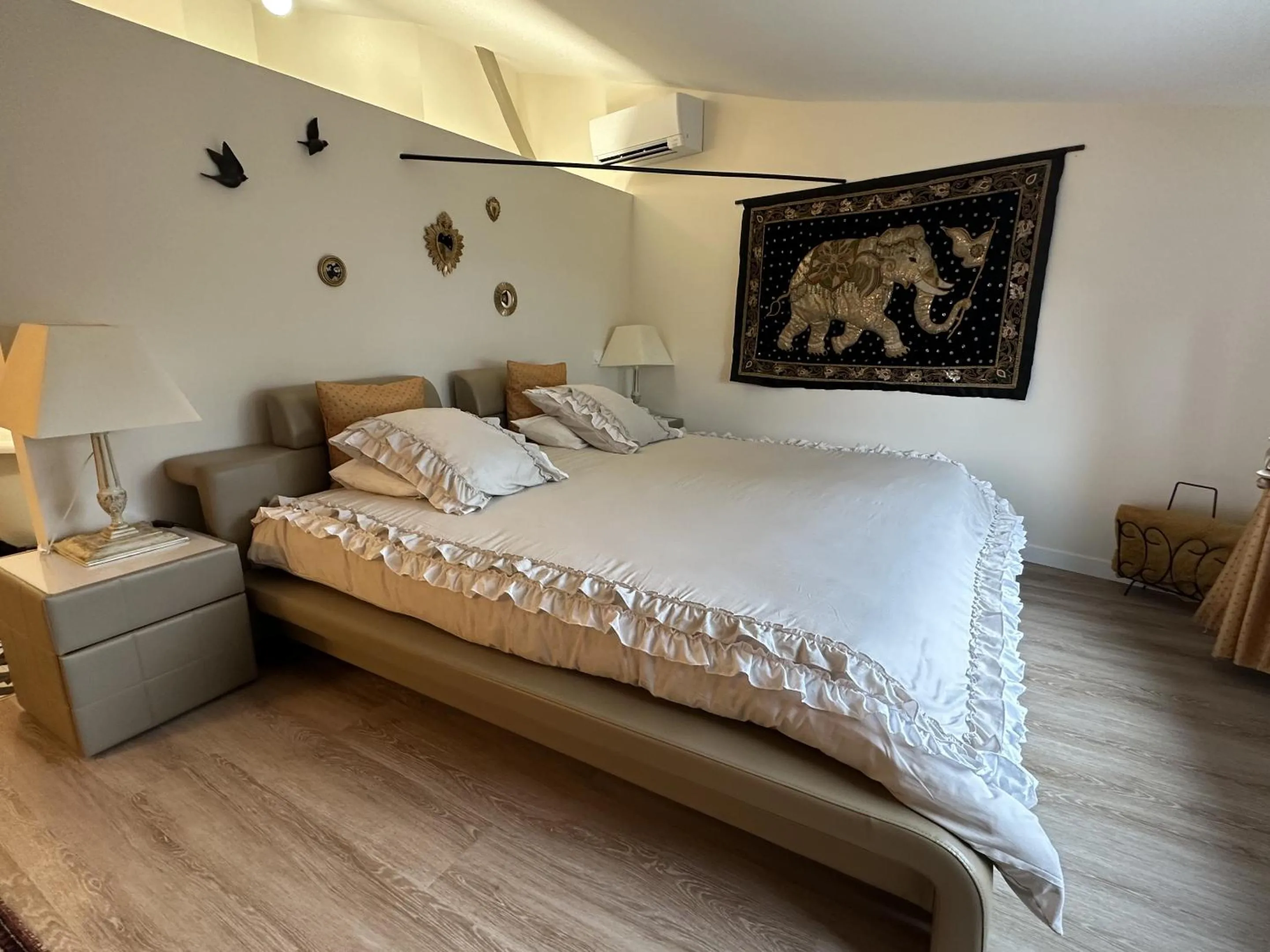 Bedroom, Bed in LA MAISON JEROBOAM