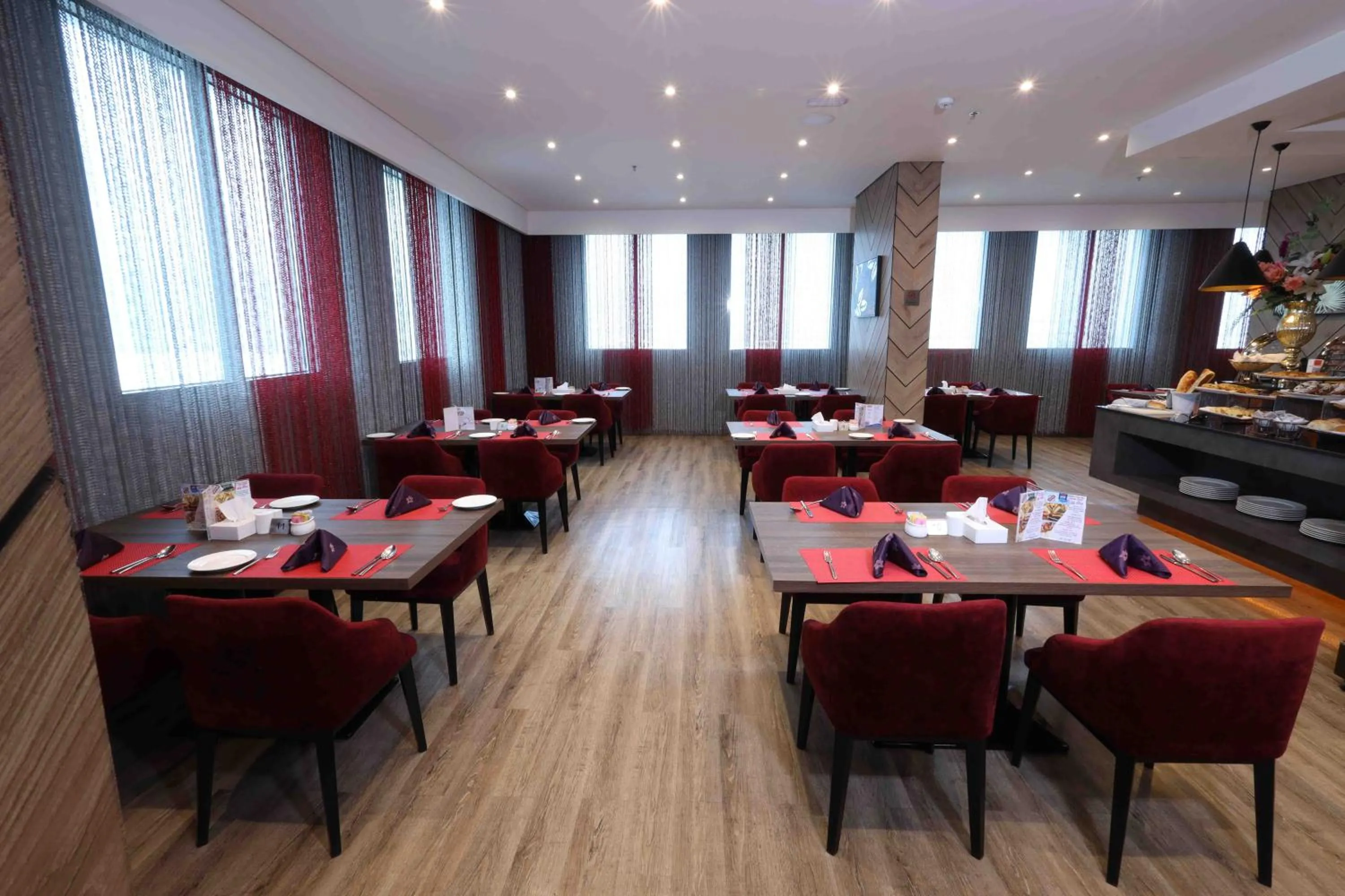 Restaurant/places to eat in Fortis Hotel Fujairah