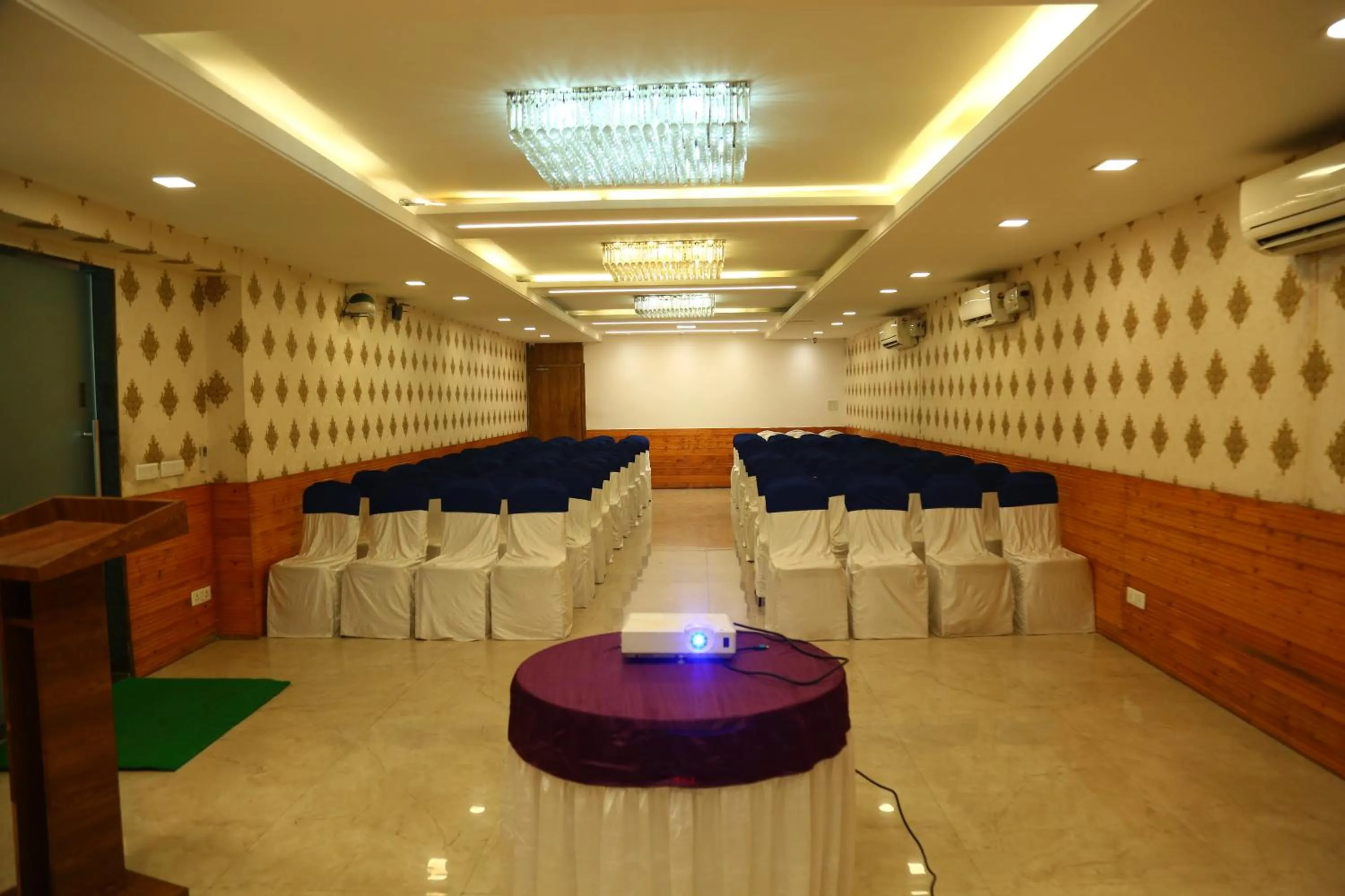 air conditioner in Hotel Konark Inn