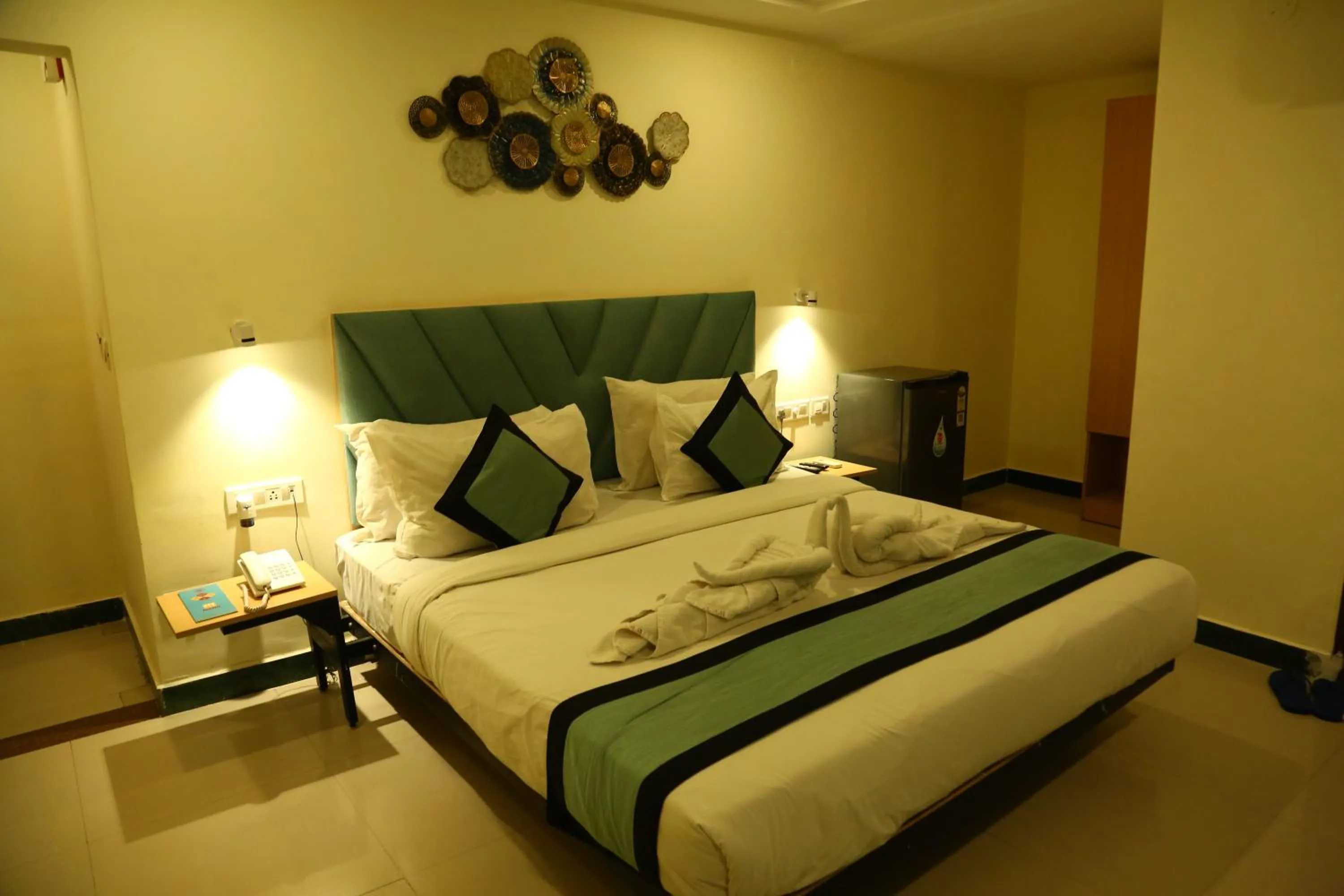 Bed in Hotel Konark Inn