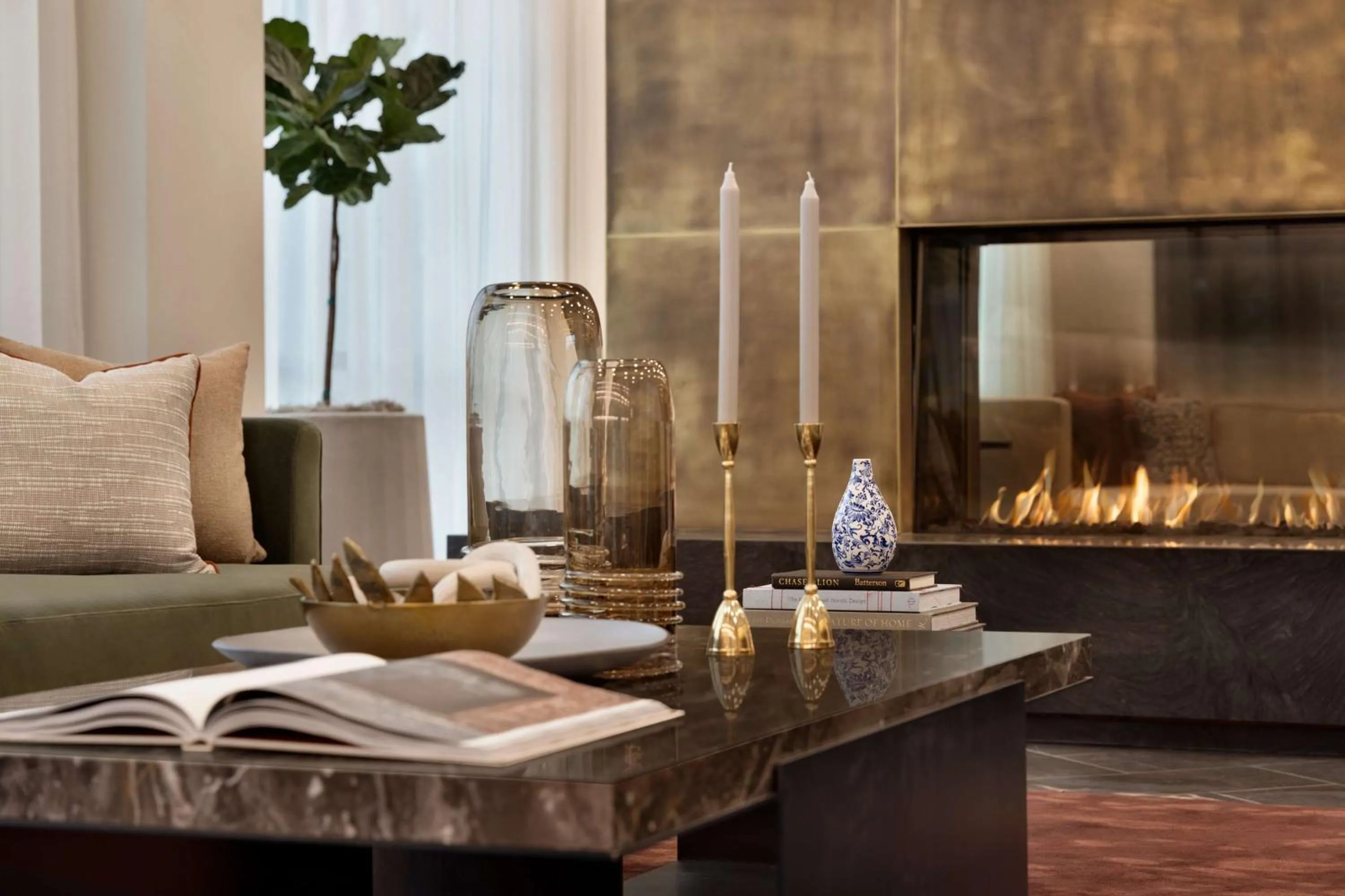 Lobby or reception in Valley Hotel Homewood Birmingham - Curio Collection By Hilton