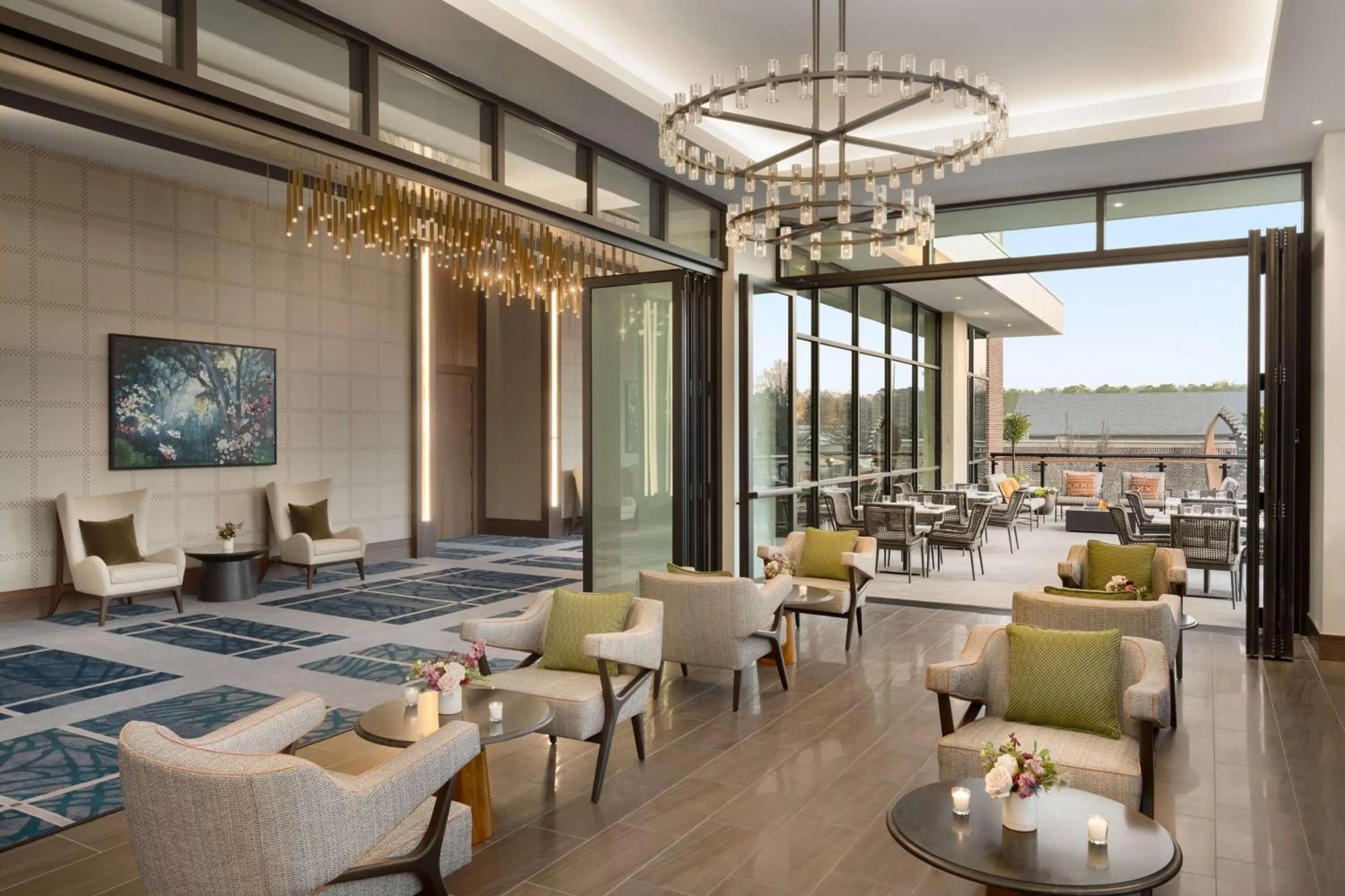 Lounge or bar in Valley Hotel Homewood Birmingham - Curio Collection By Hilton