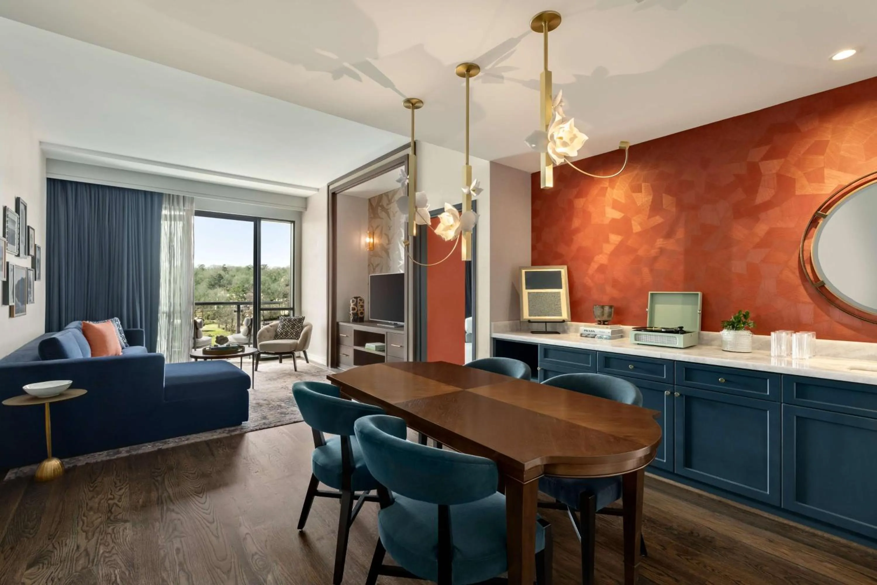 Living room in Valley Hotel Homewood Birmingham - Curio Collection By Hilton